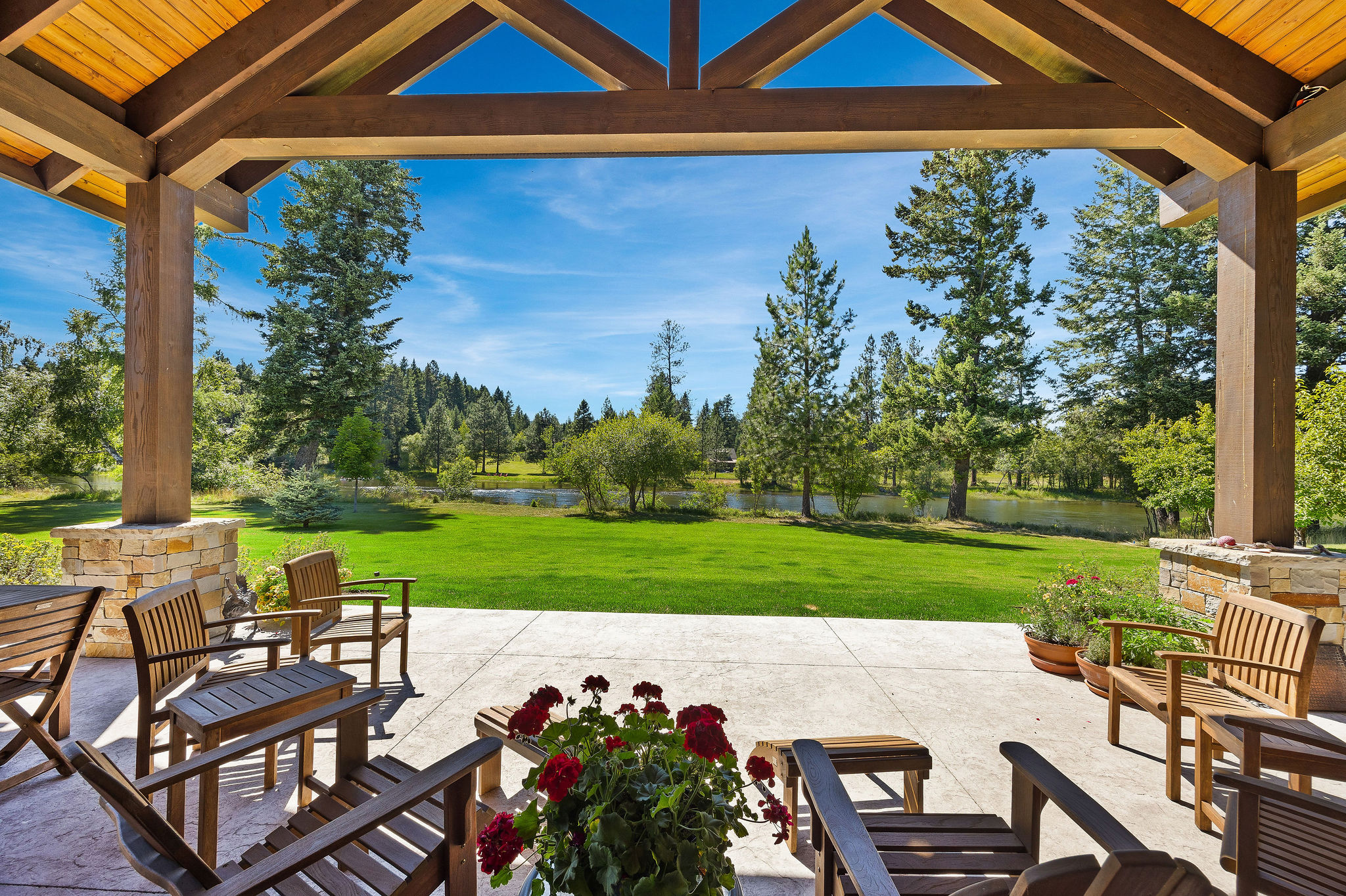 13544 River Run Loop Property Photo 4