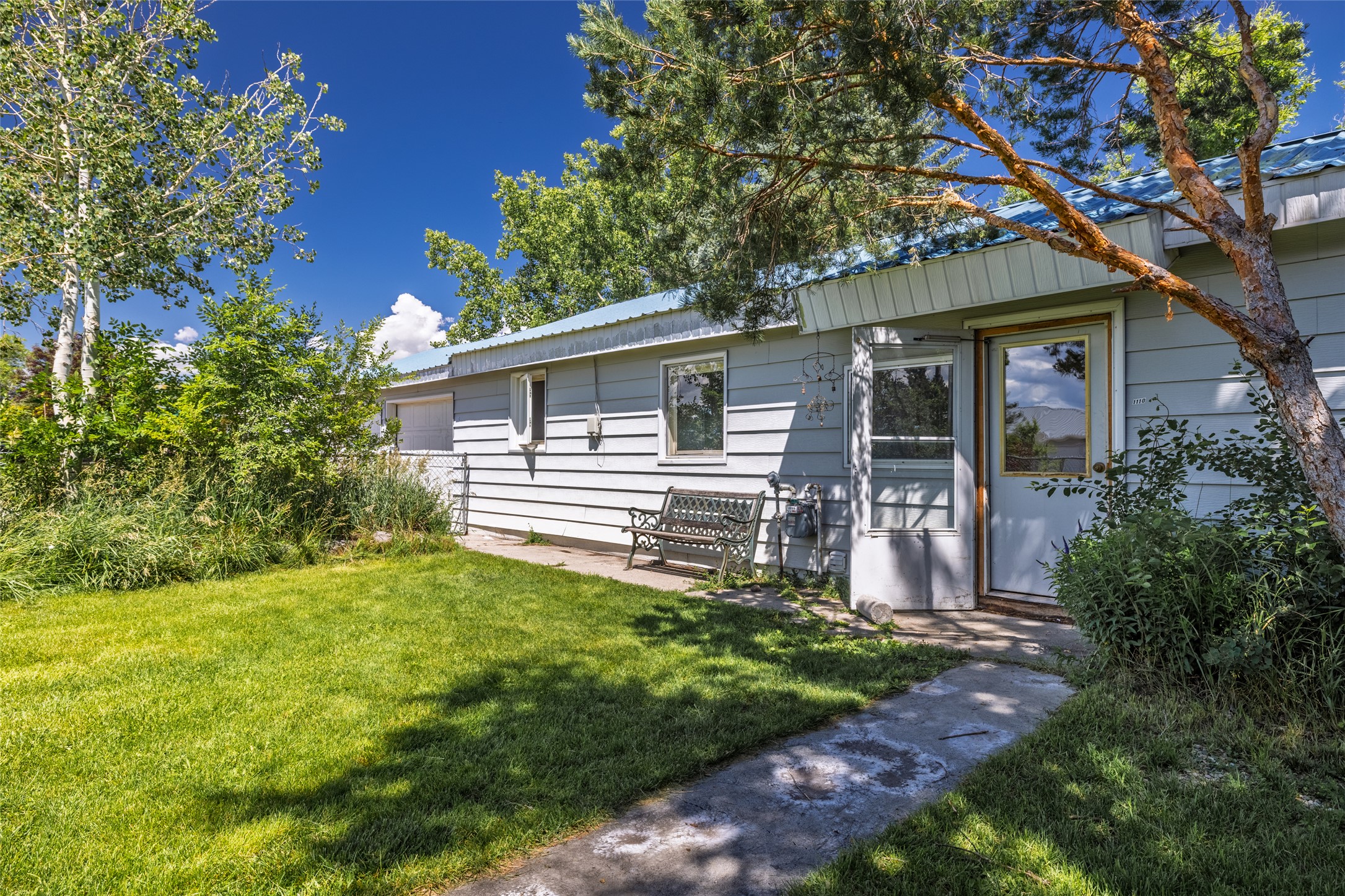 1110 Sierra Road W Property Photo 6
