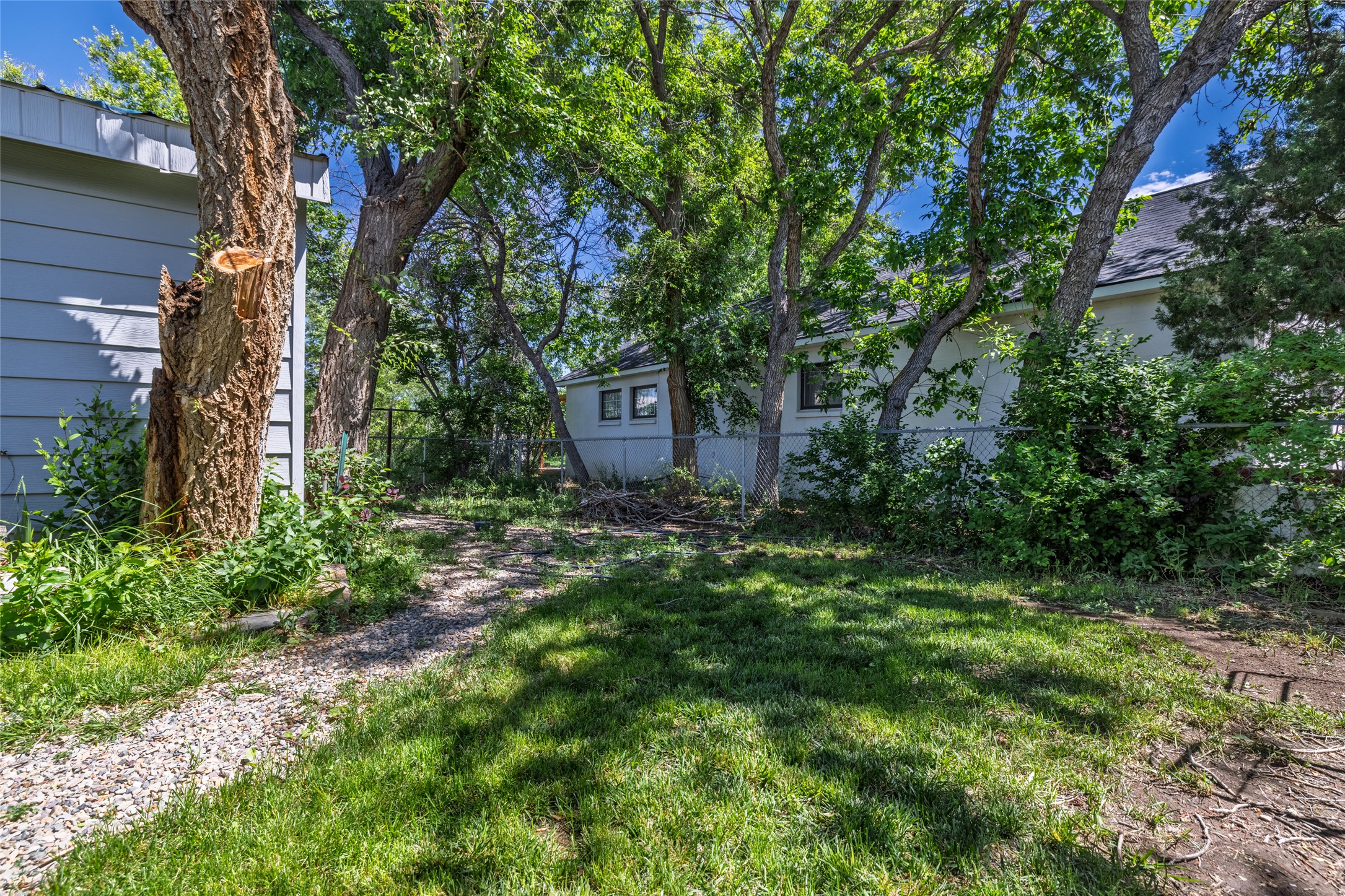 1110 Sierra Road W Property Photo 7