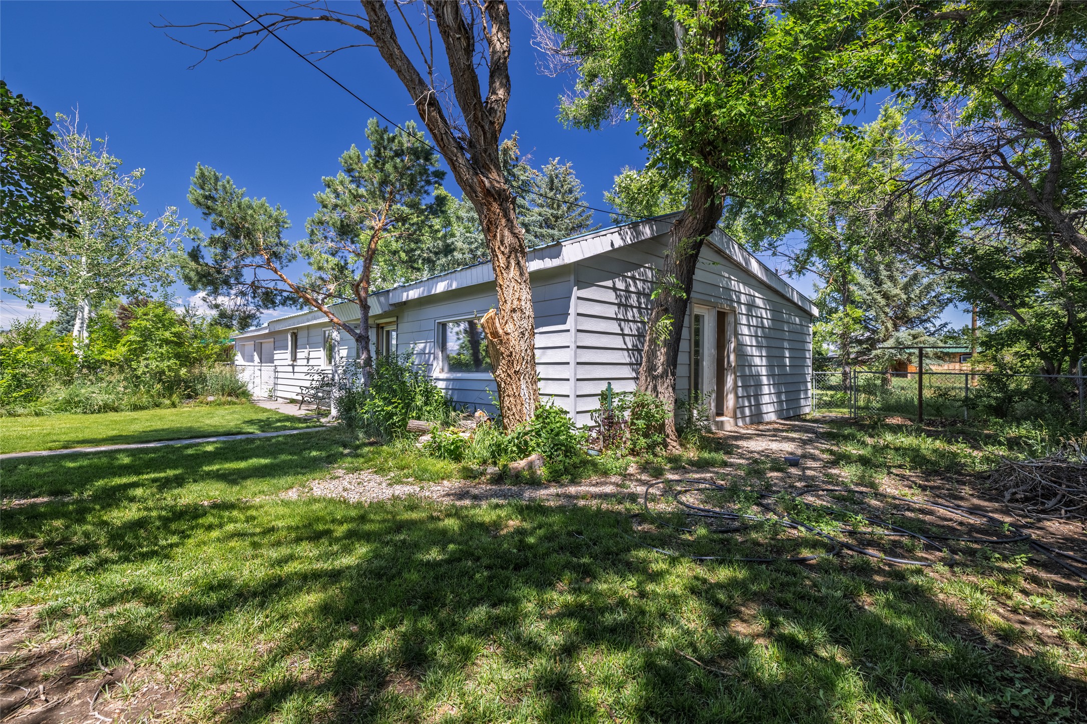 1110 Sierra Road W Property Photo 8