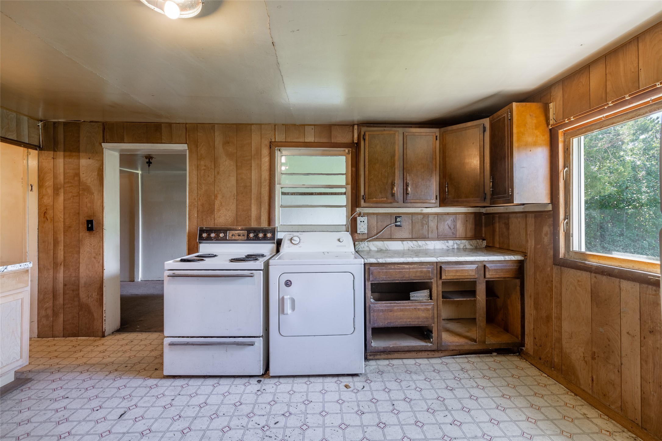 1110 Sierra Road W Property Photo 24