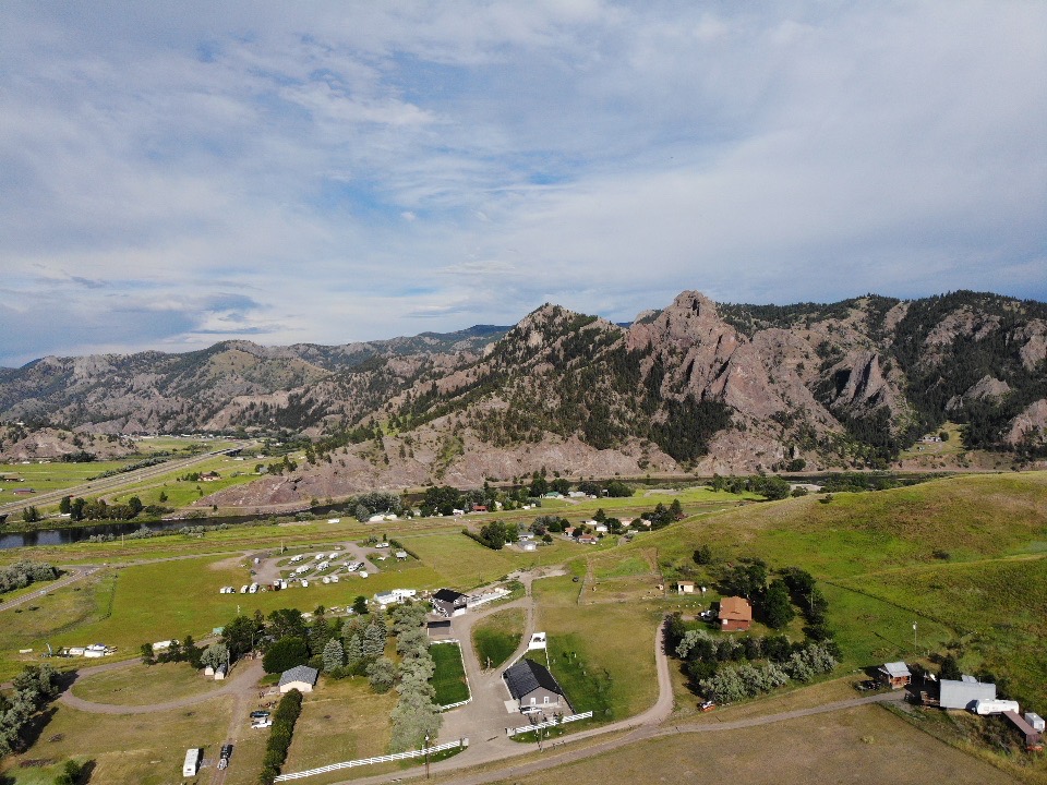 6 Meadowlark Square Property Photo 2