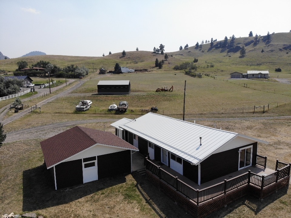 6 Meadowlark Square Property Photo 3