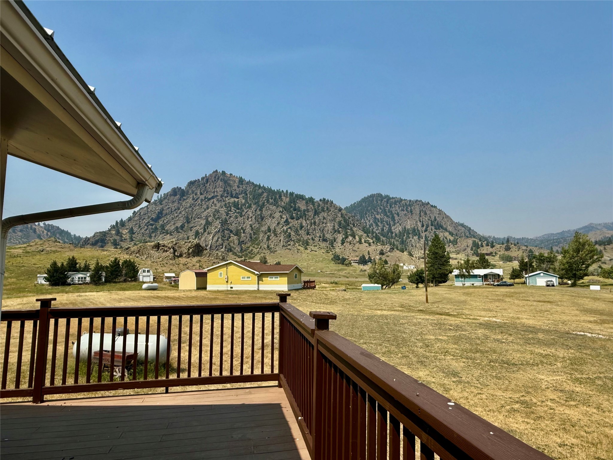6 Meadowlark Square Property Photo 6