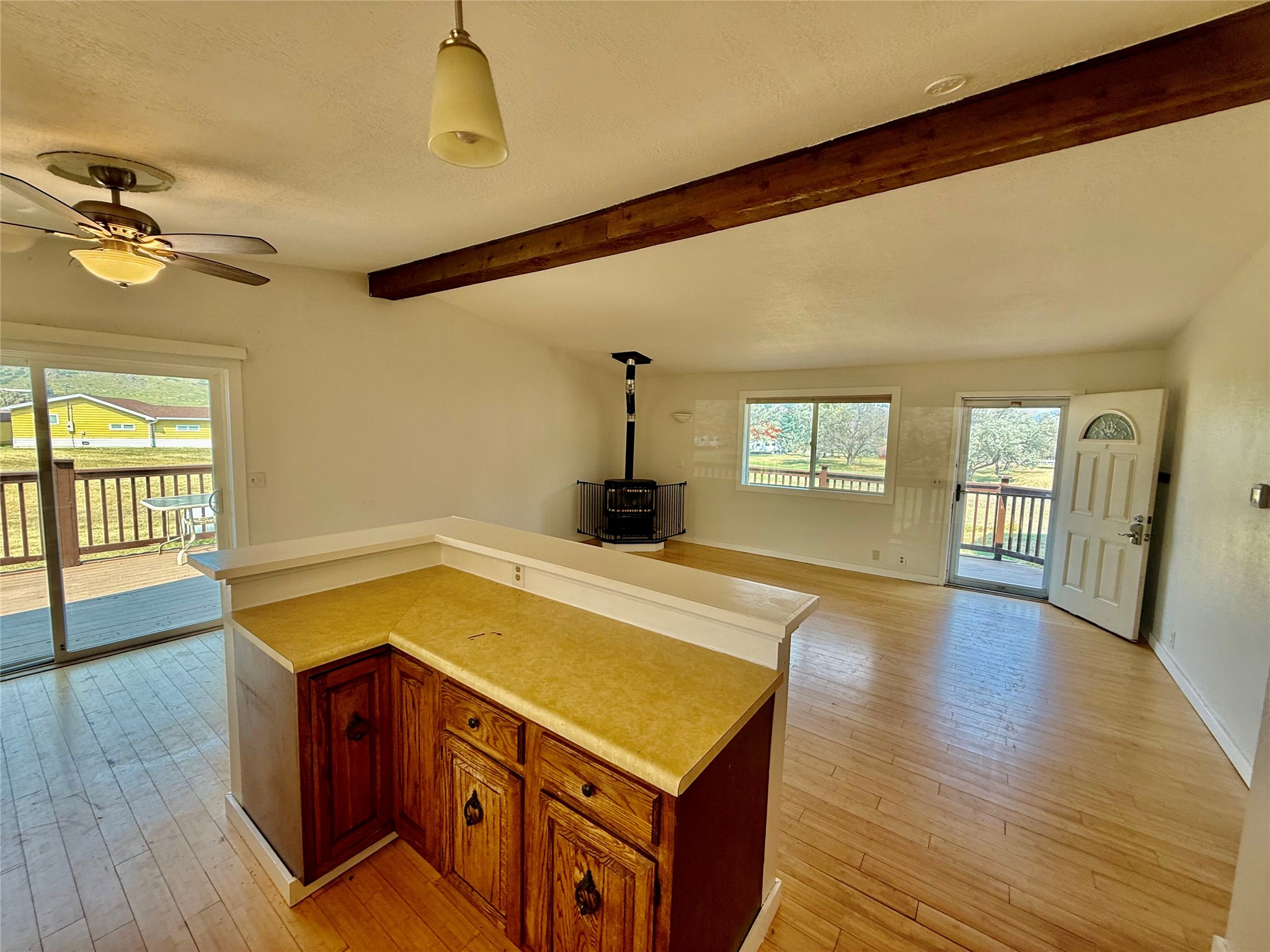 6 Meadowlark Square Property Photo 12