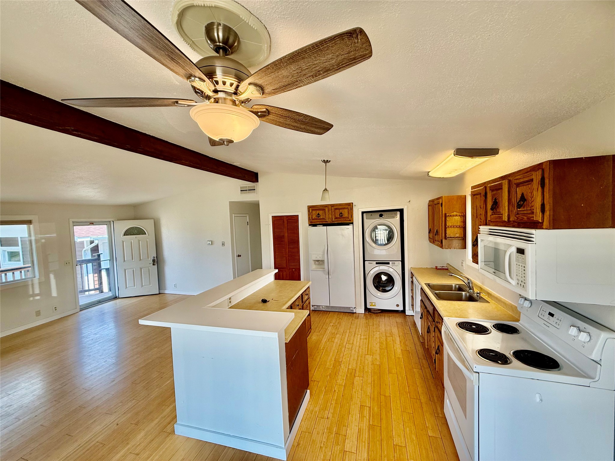 6 Meadowlark Square Property Photo 14