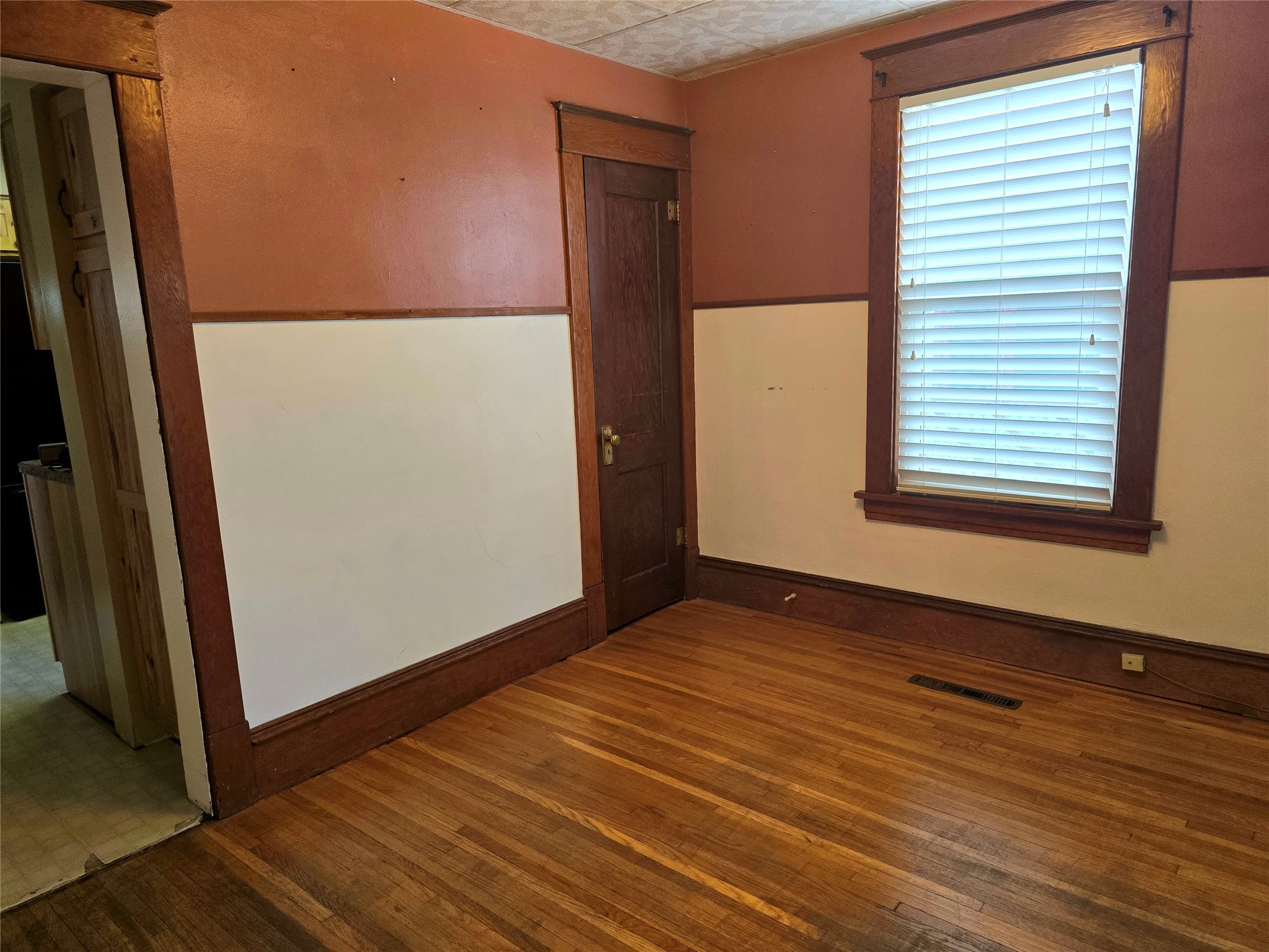 1111 2nd Avenue N Property Photo 12