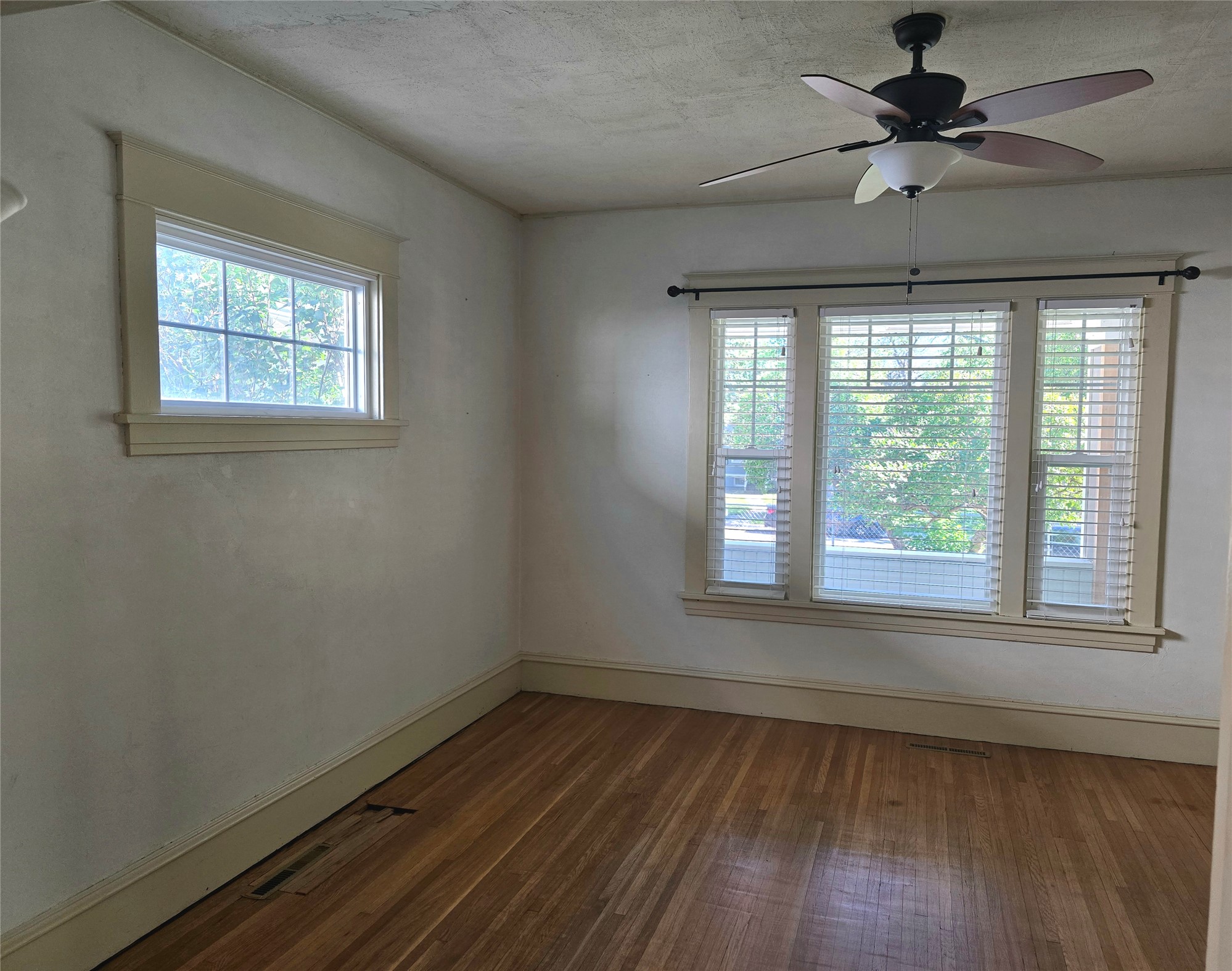 1111 2nd Avenue N Property Photo 14