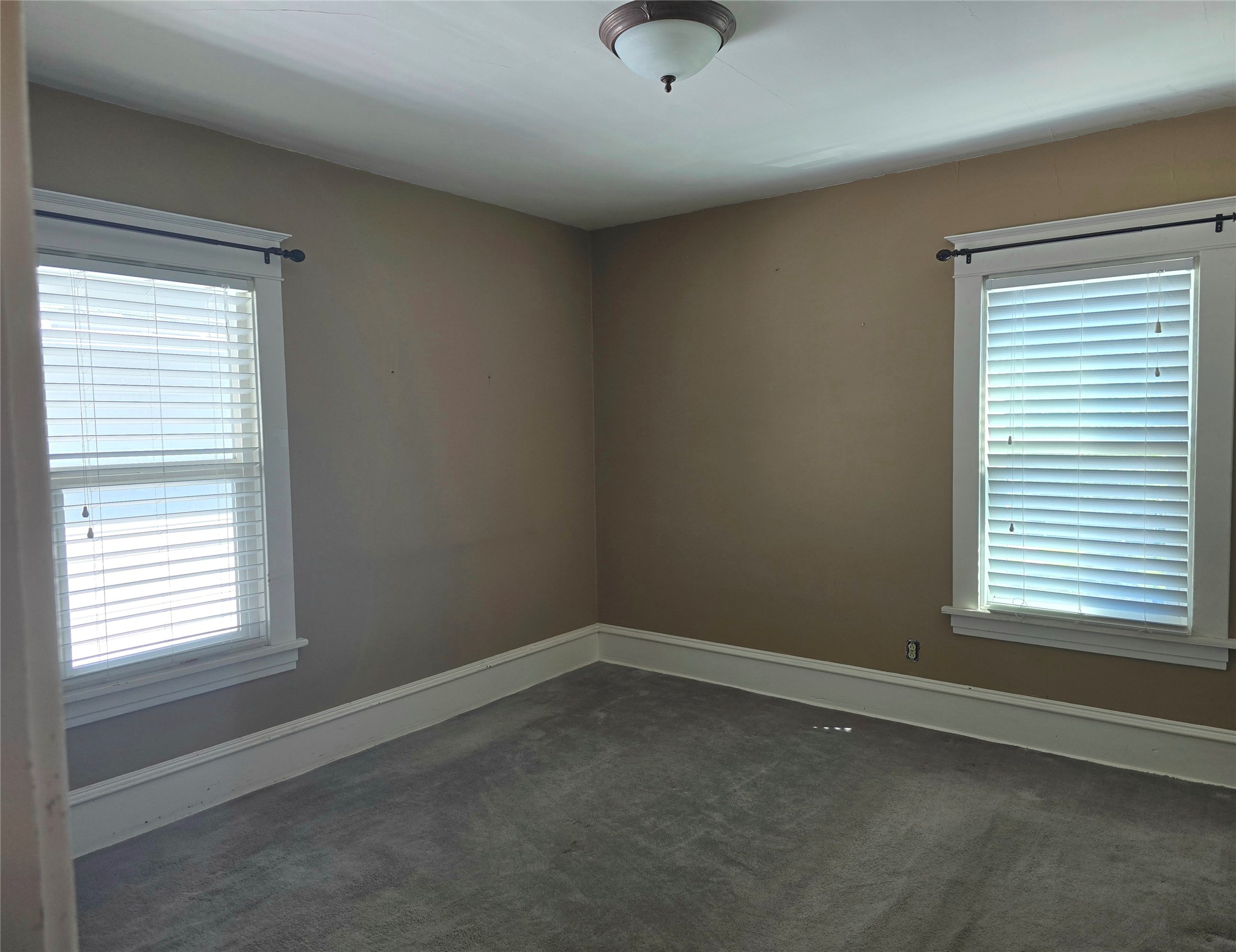 1111 2nd Avenue N Property Photo 19