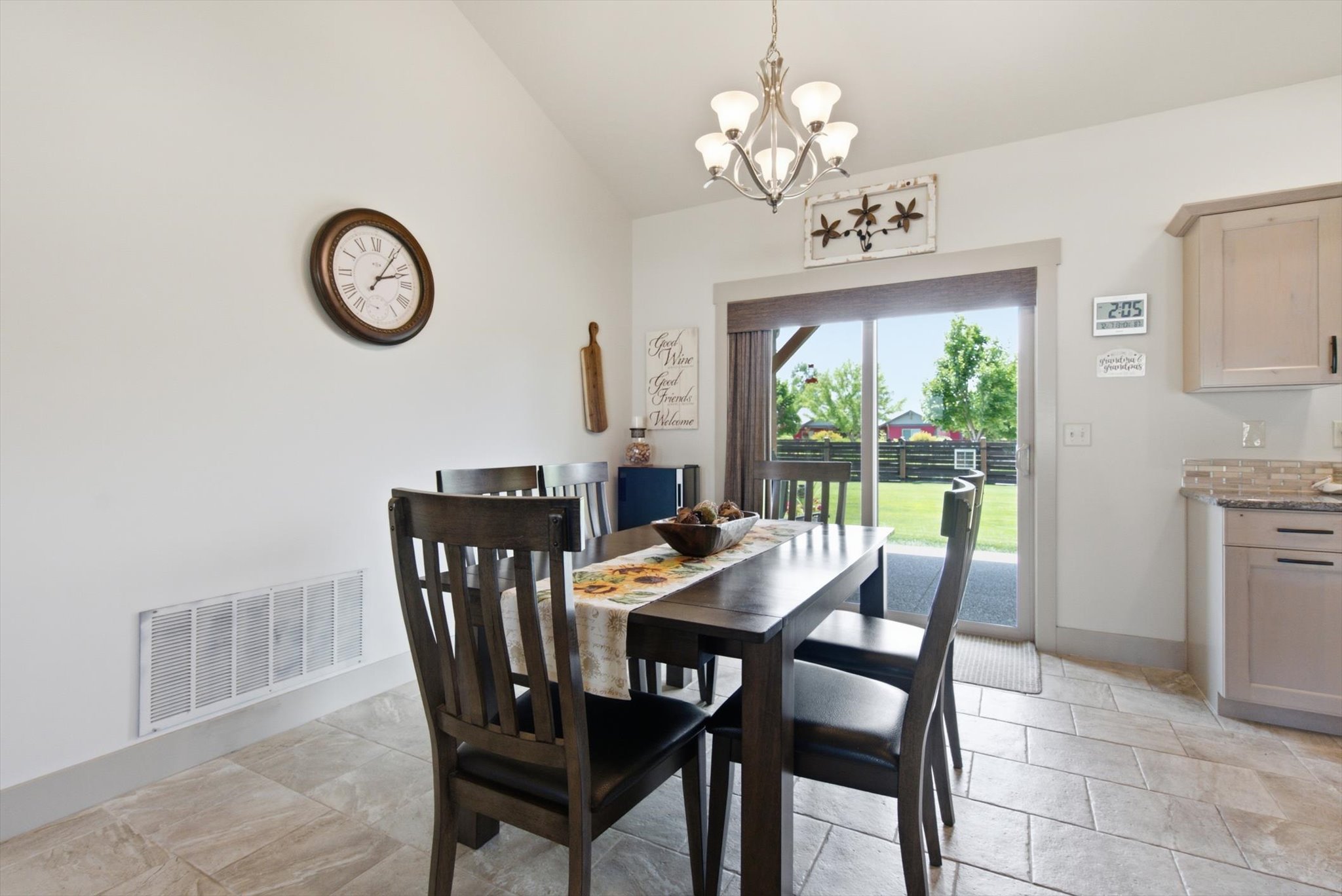 150 Lazy Creek Way Property Photo 5