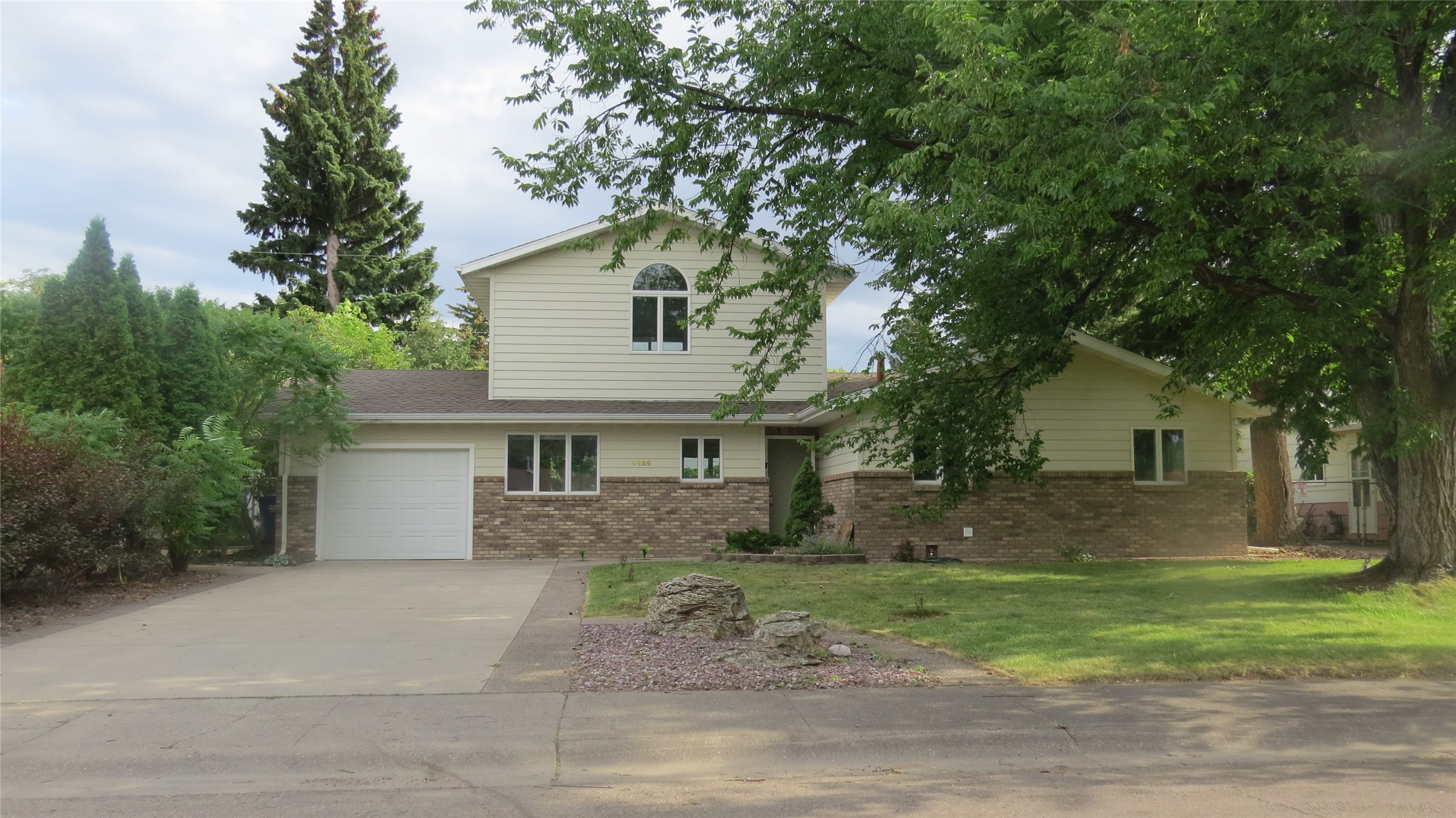 4424 6th Avenue S Property Photo 1