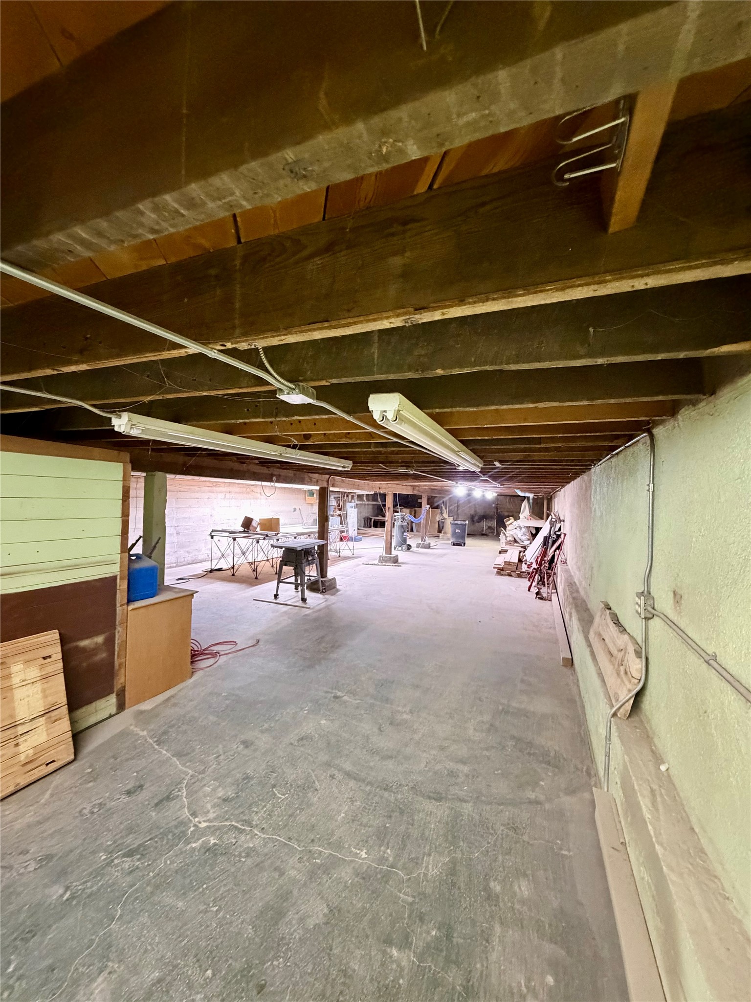 406 Main Street Property Photo 10