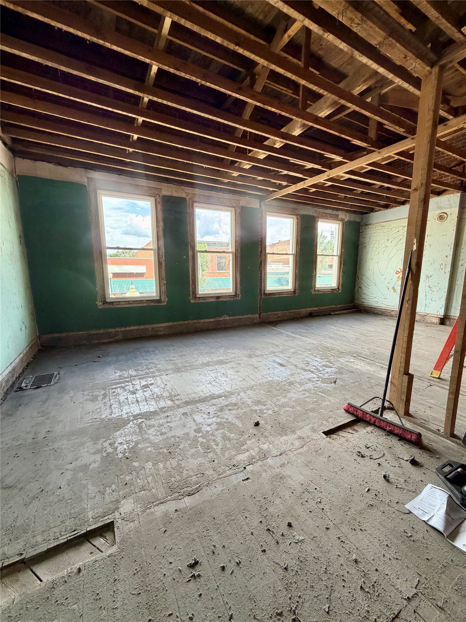 406 Main Street Property Photo 12