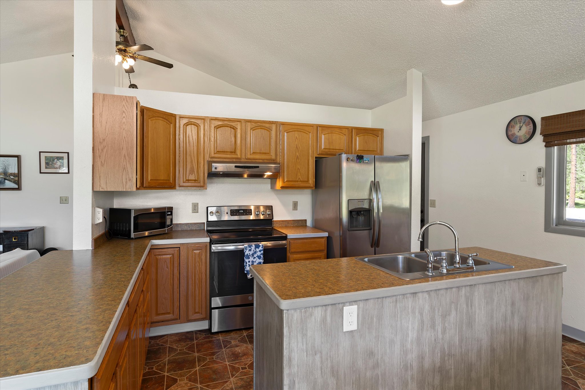 79 Manor Drive Property Photo 8