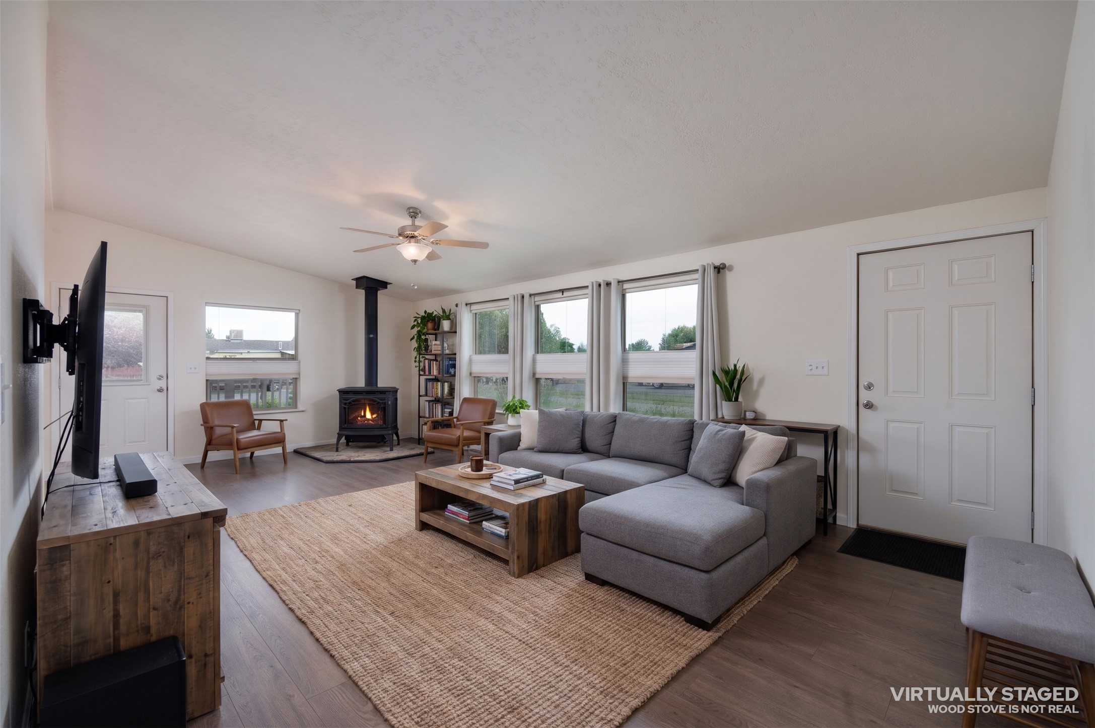 607 Meadow Circle Property Photo 4