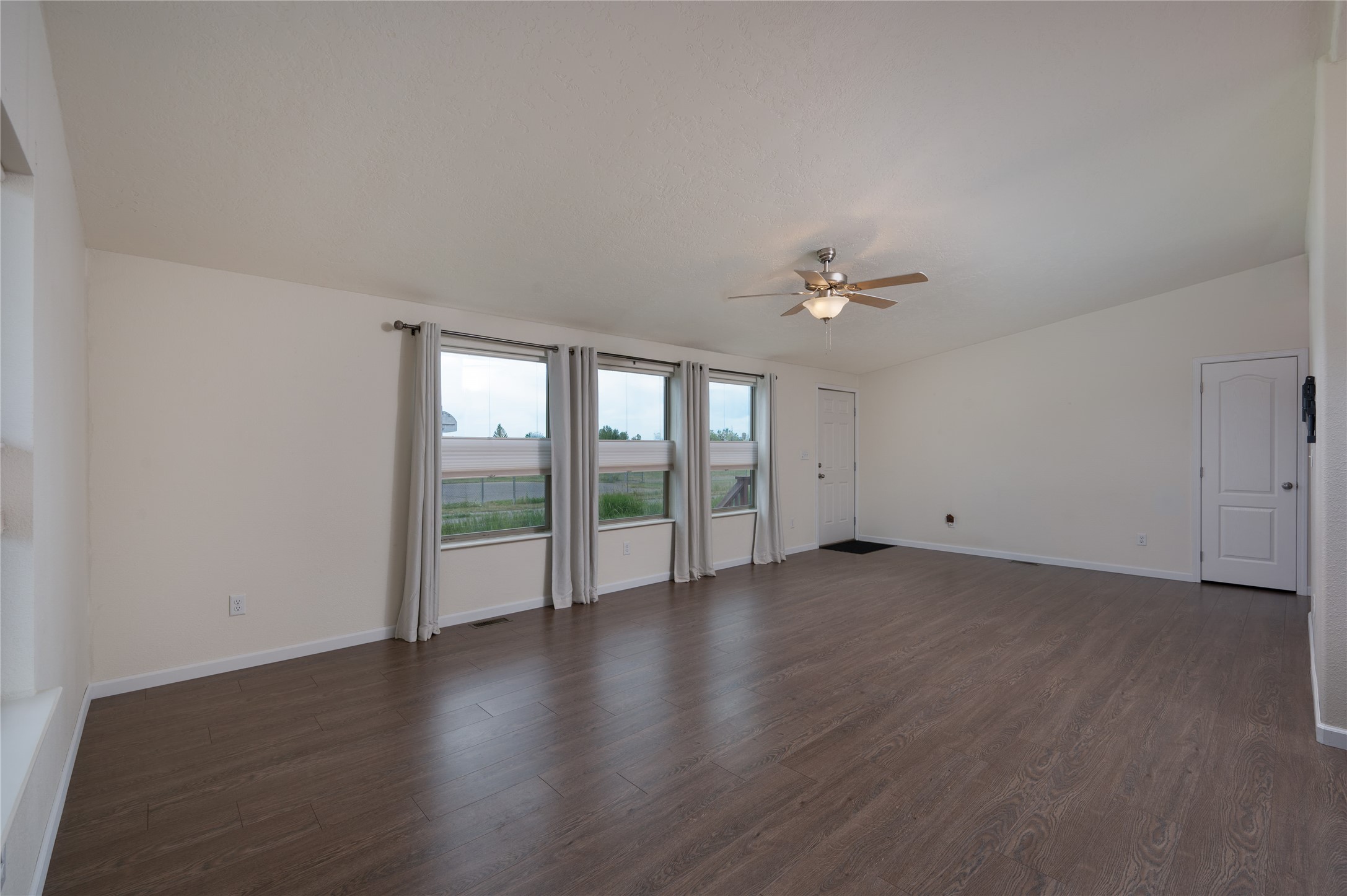 607 Meadow Circle Property Photo 6