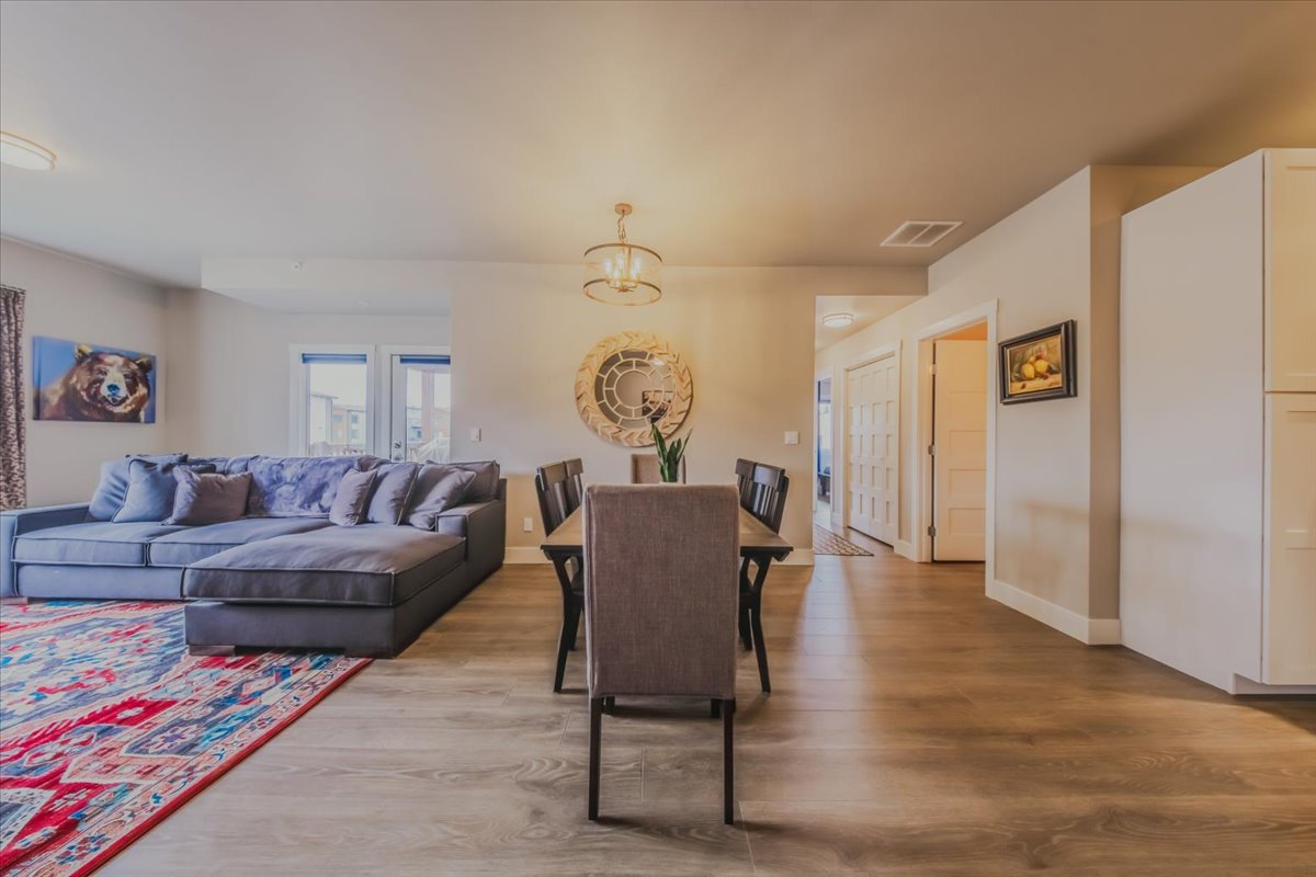 6201 Shiloh Avenue E Property Photo 1