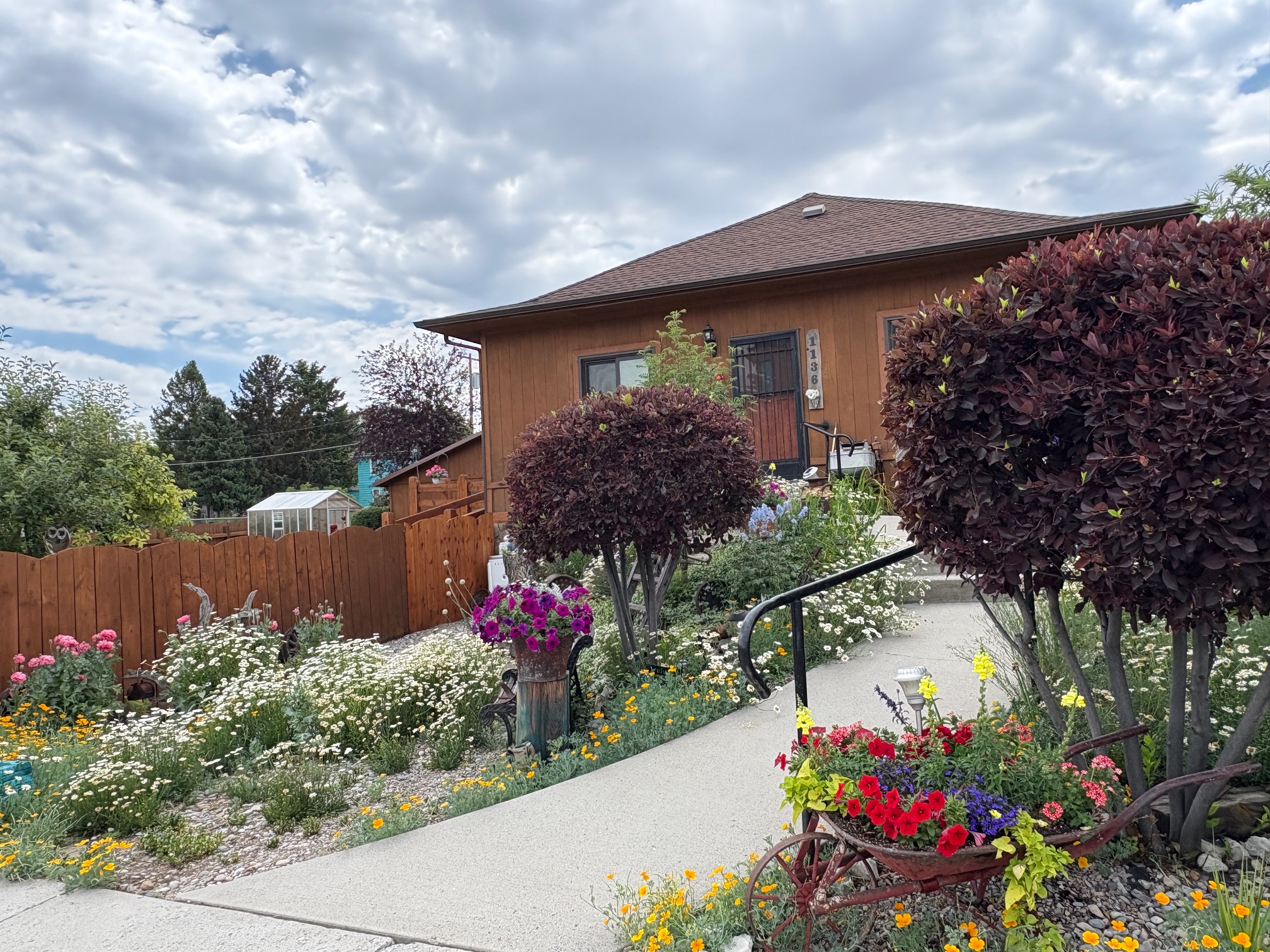 1136 E Glendale Street Property Photo 2