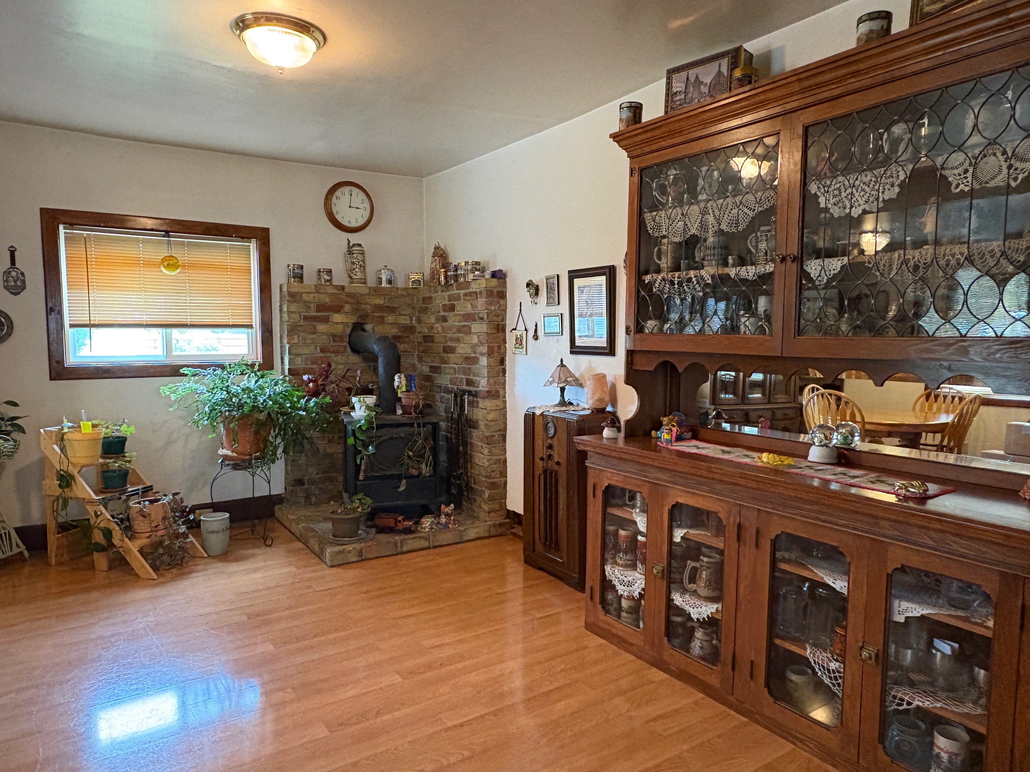 1136 E Glendale Street Property Photo 6