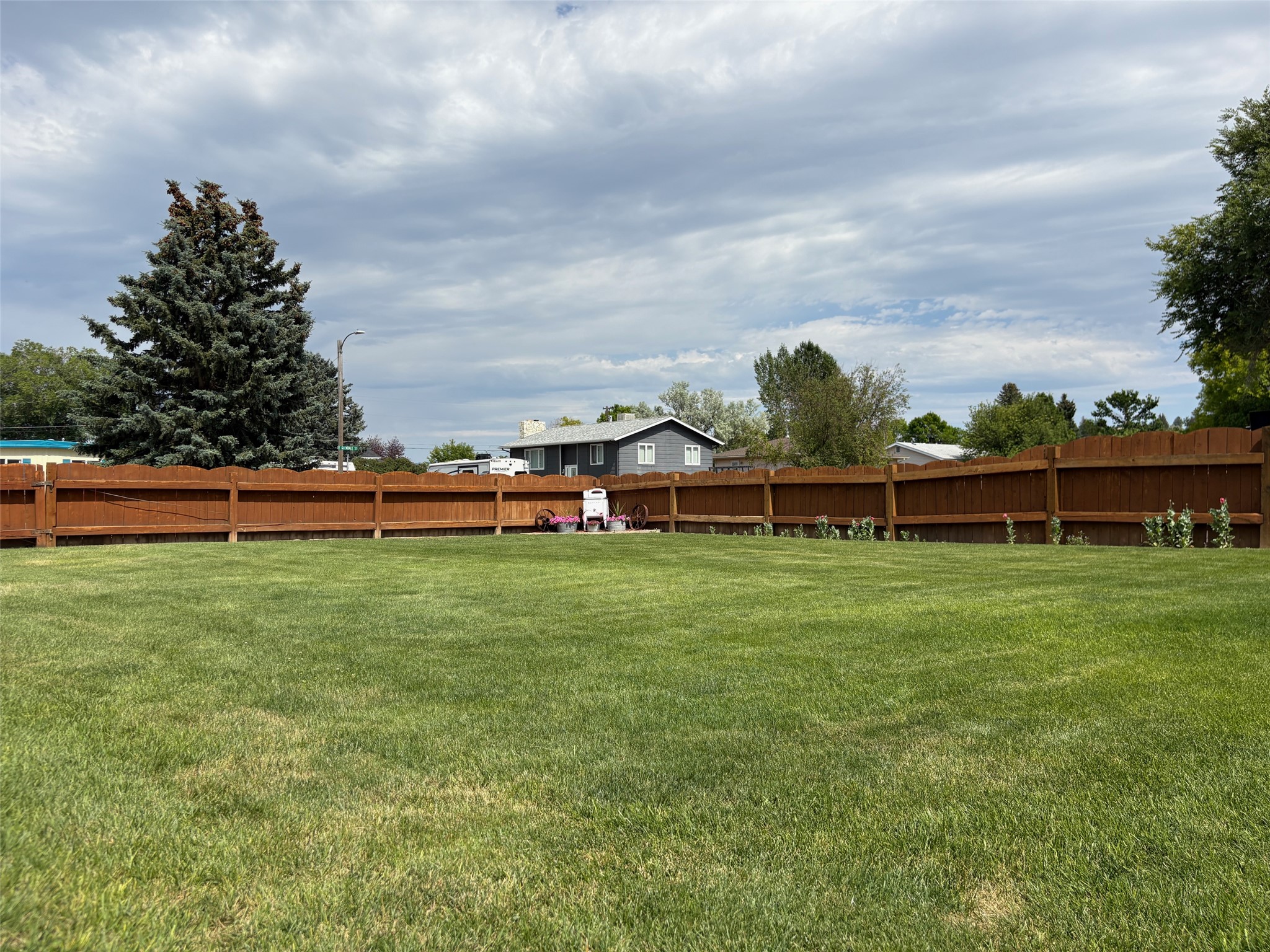 1136 E Glendale Street Property Photo 42