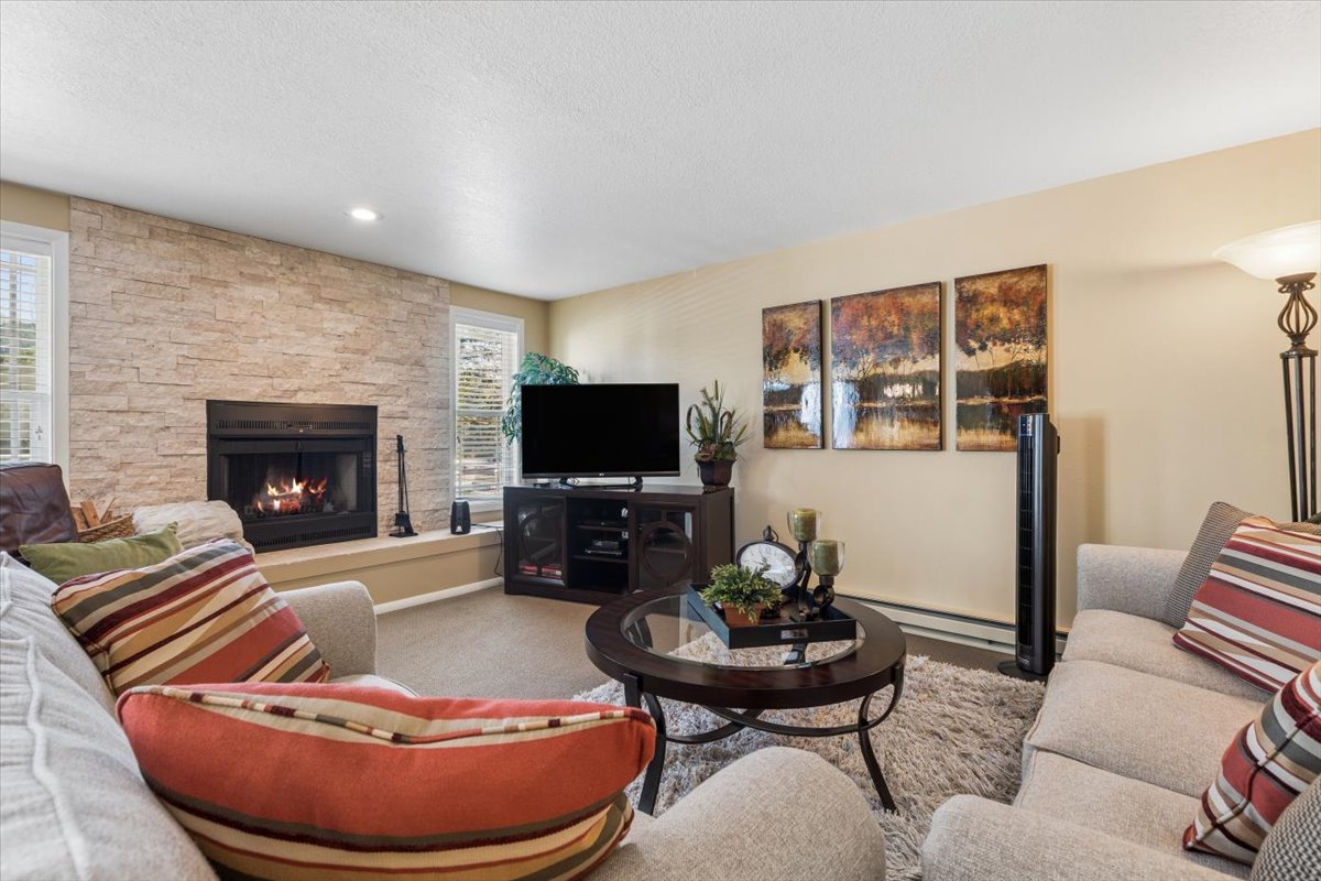 990 Colorado Avenue Property Photo 3