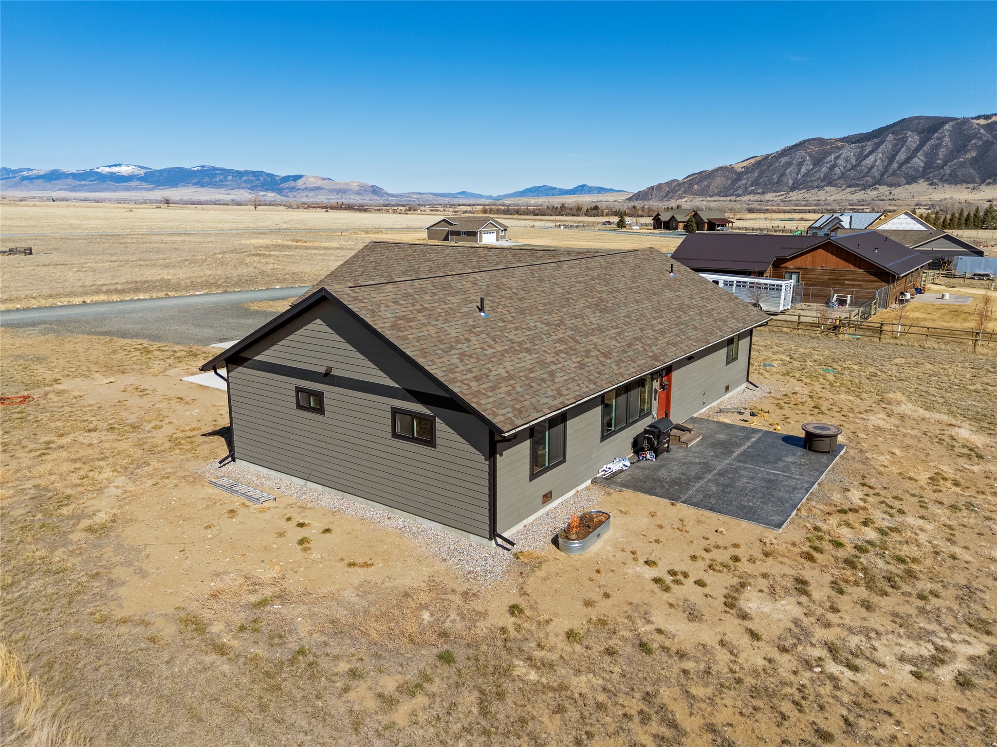 9 Fraker Loop Property Photo 7