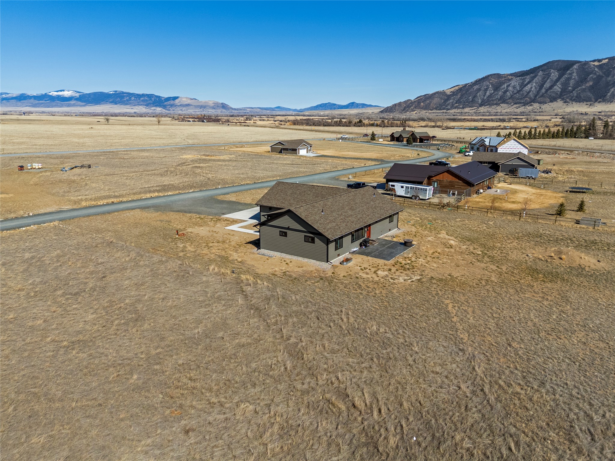 9 Fraker Loop Property Photo 8