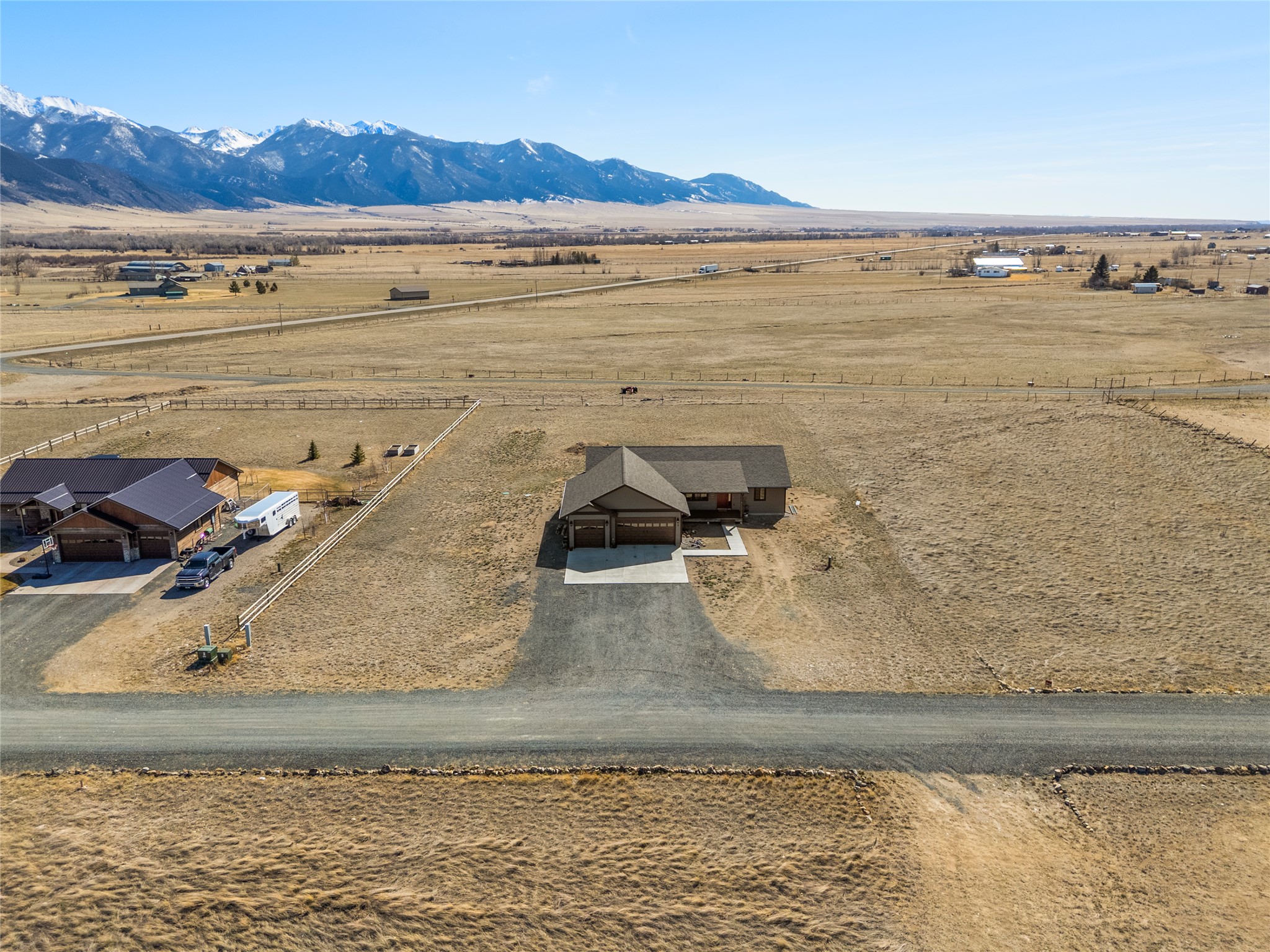 9 Fraker Loop Property Photo 11