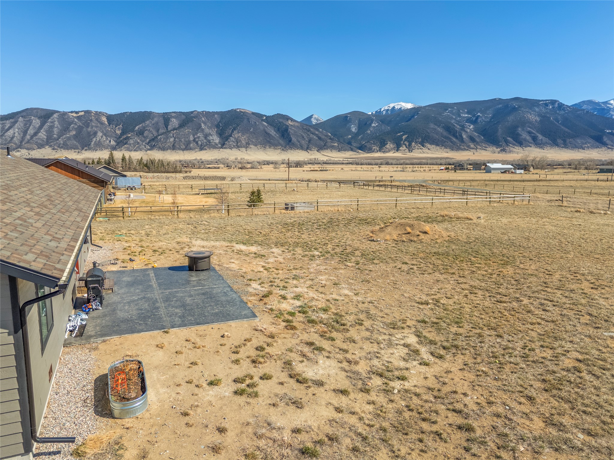 9 Fraker Loop Property Photo 16