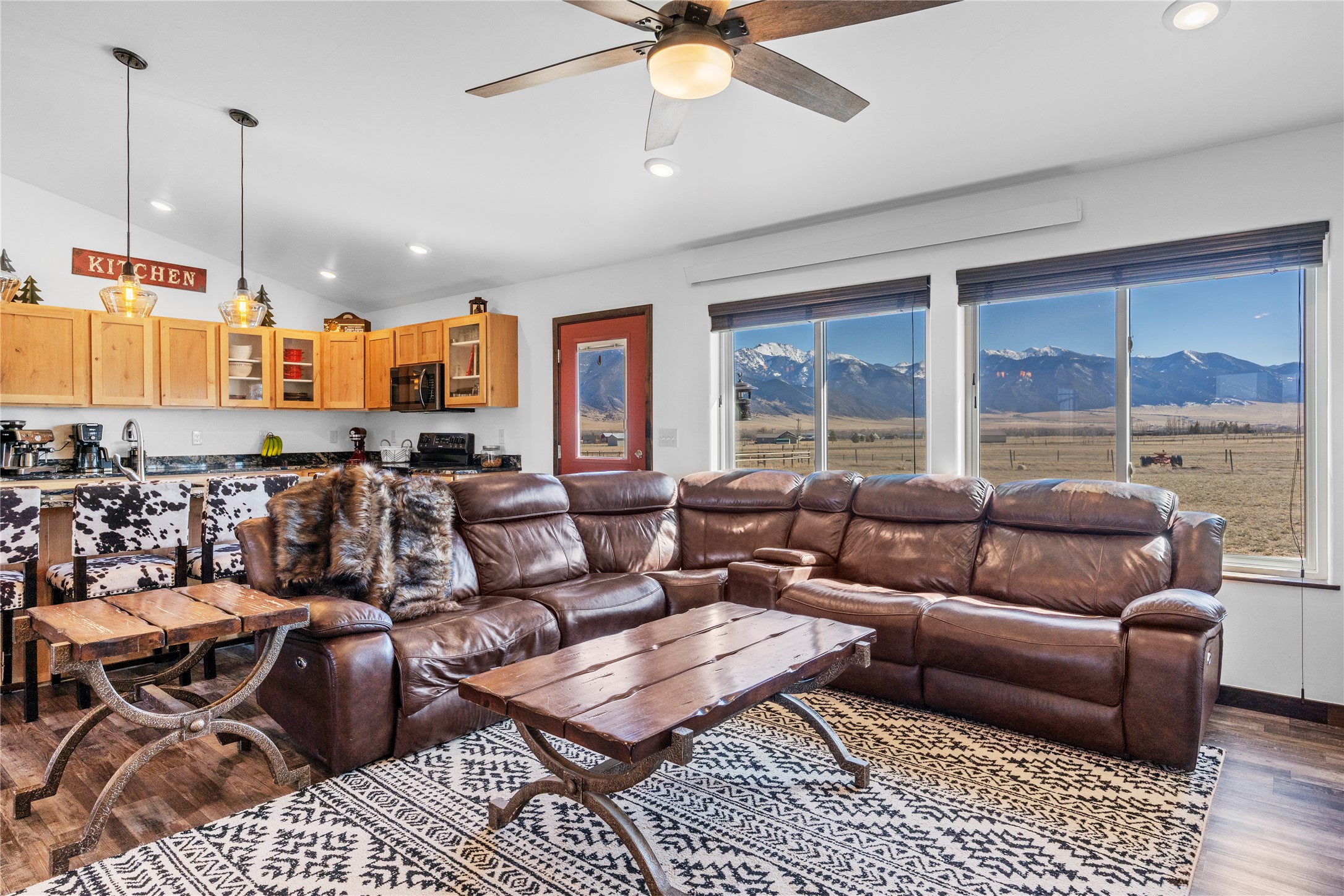 9 Fraker Loop Property Photo 32