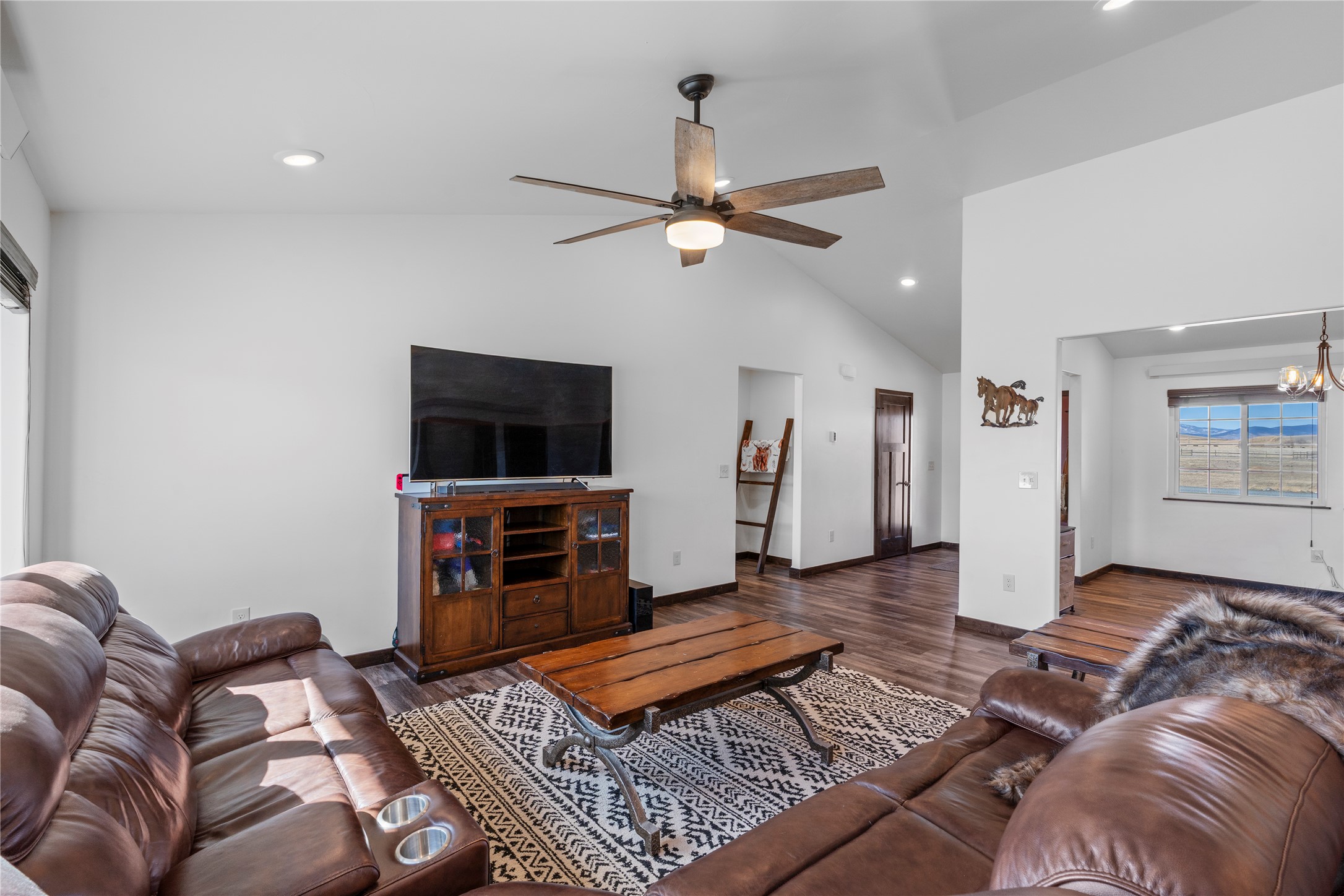 9 Fraker Loop Property Photo 34