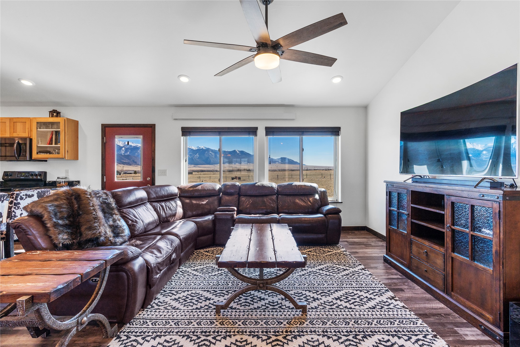 9 Fraker Loop Property Photo 35