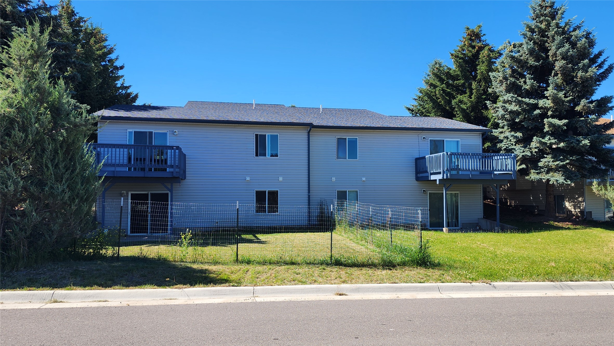 4 A Avenue A & B Property Photo 20
