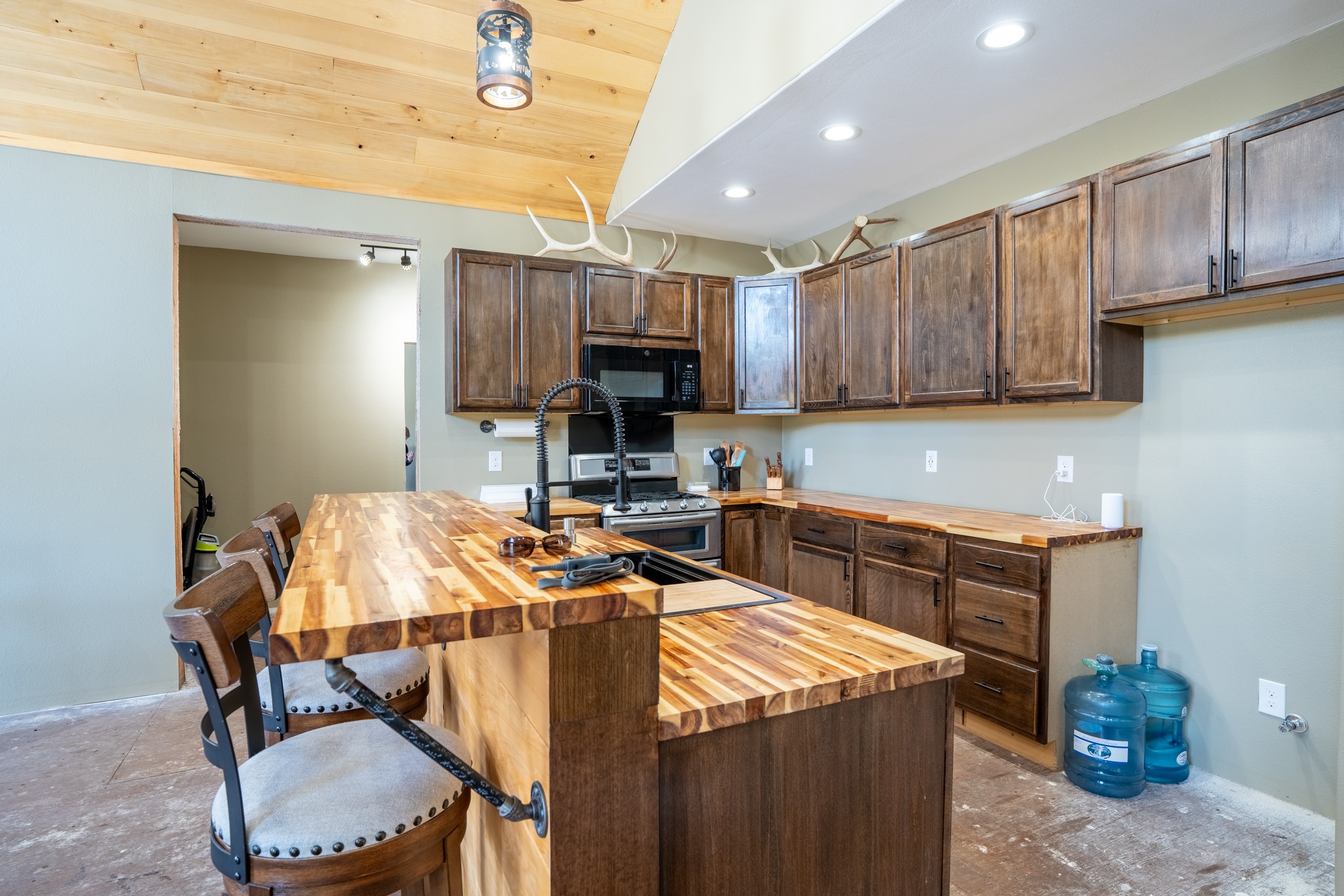 14537 Big Rock Way Property Photo 4