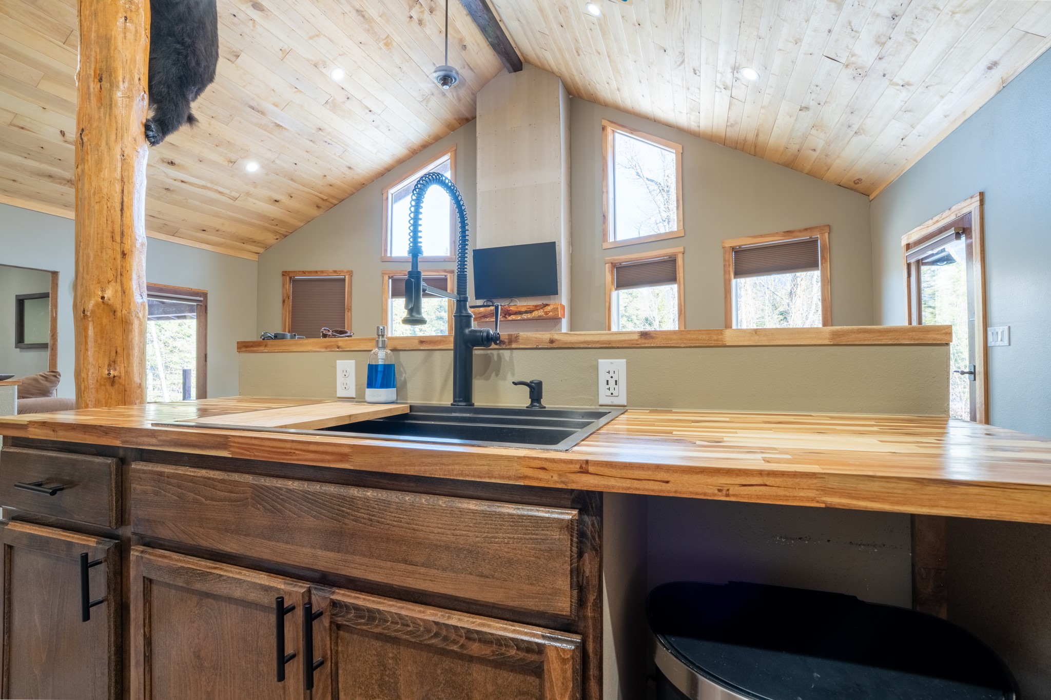 14537 Big Rock Way Property Photo 13