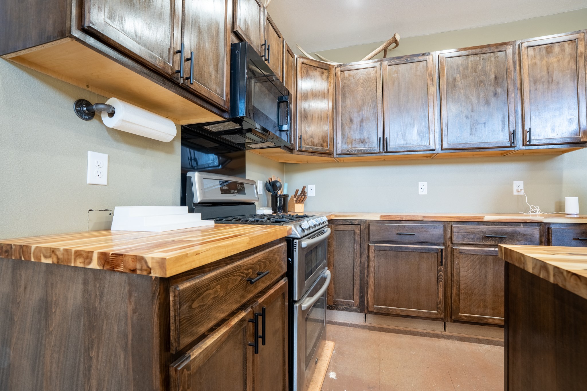 14537 Big Rock Way Property Photo 14