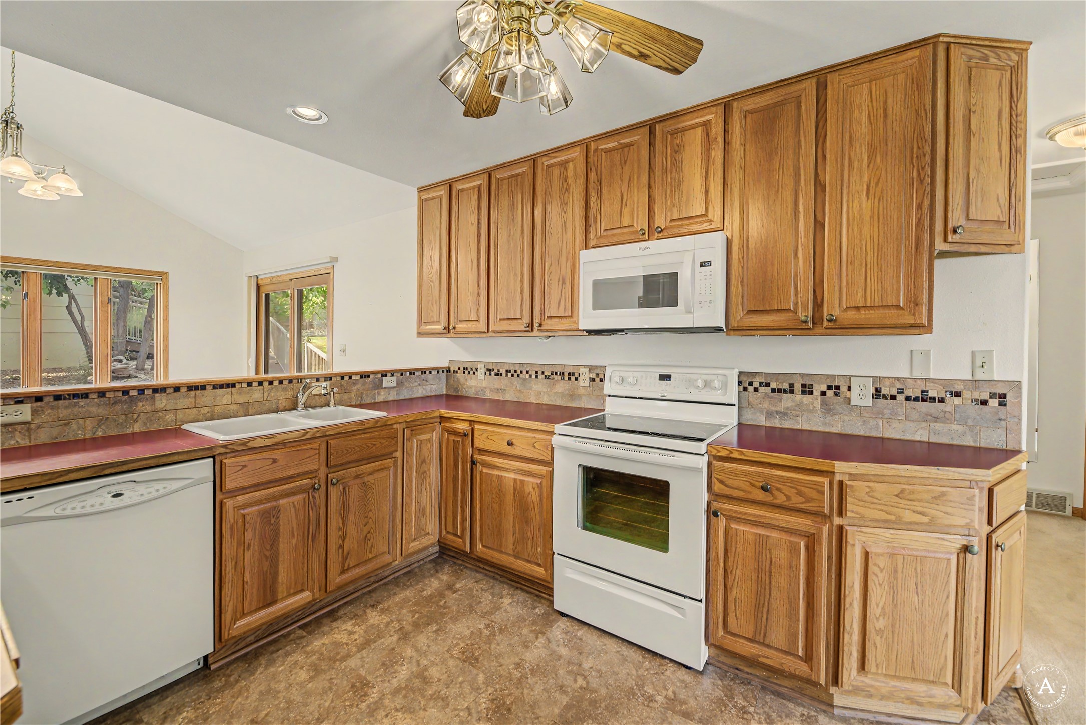1021 Stuart Street Property Photo 10