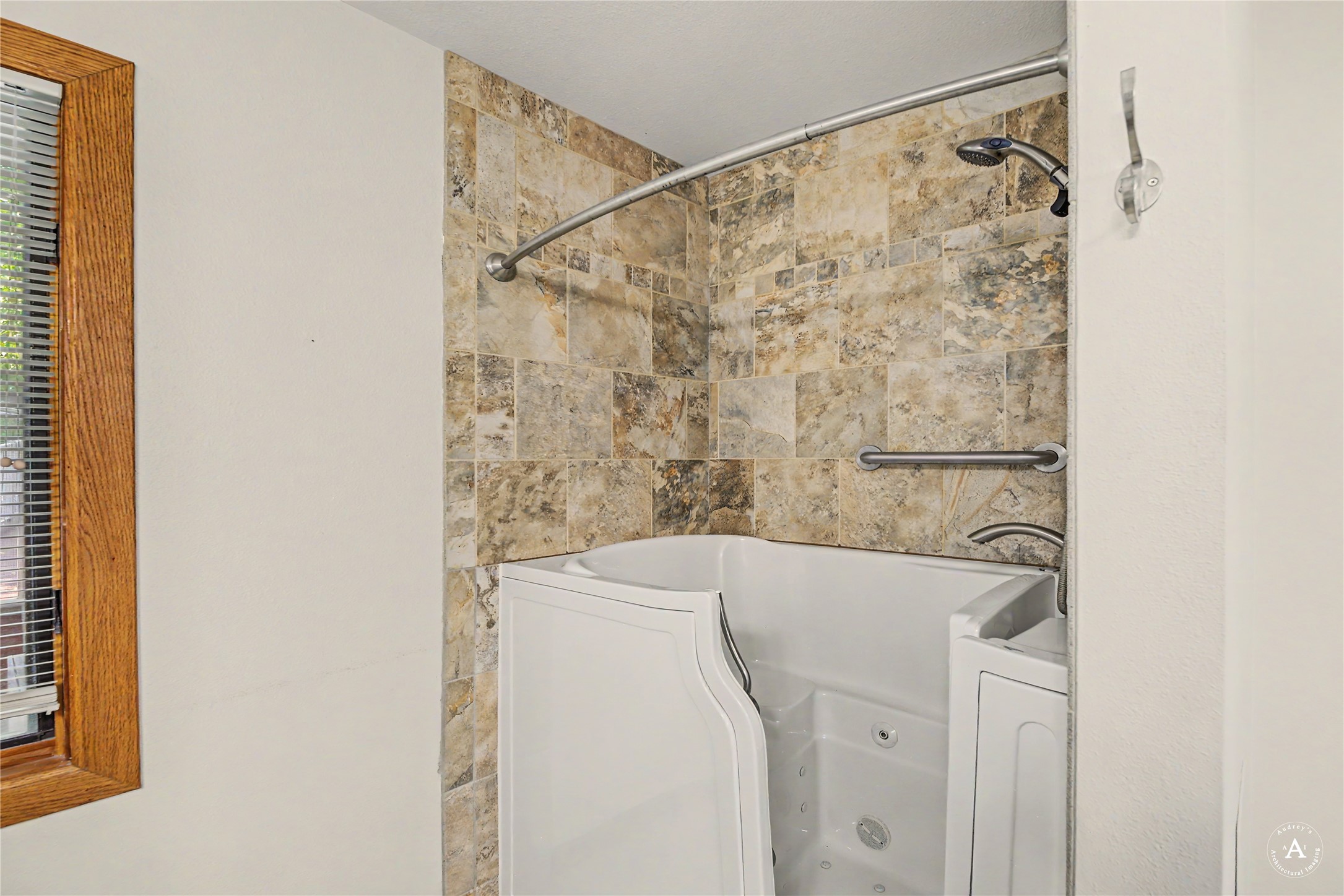 1021 Stuart Street Property Photo 24
