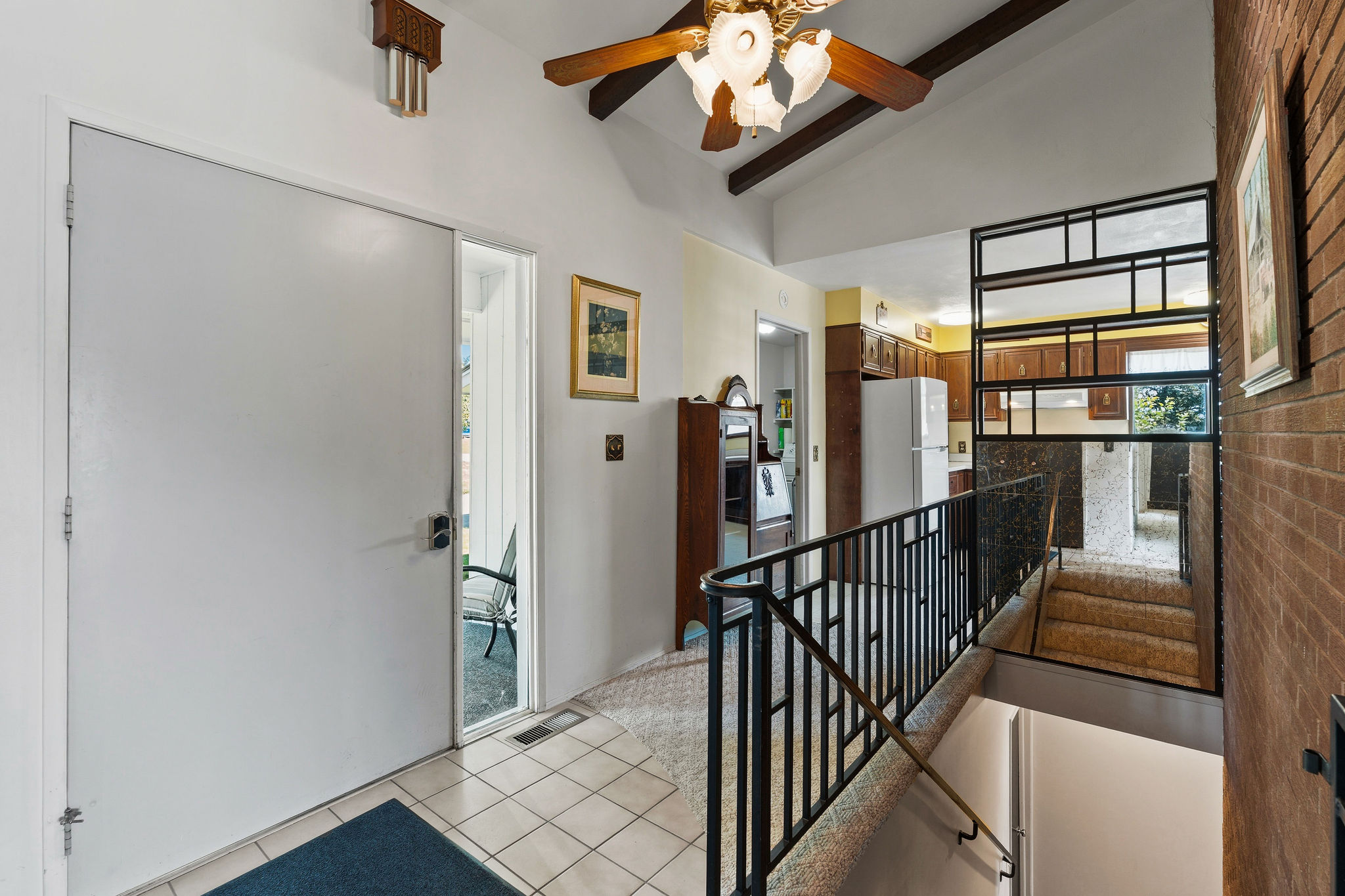 205 Lakeshore Drive Property Photo 4
