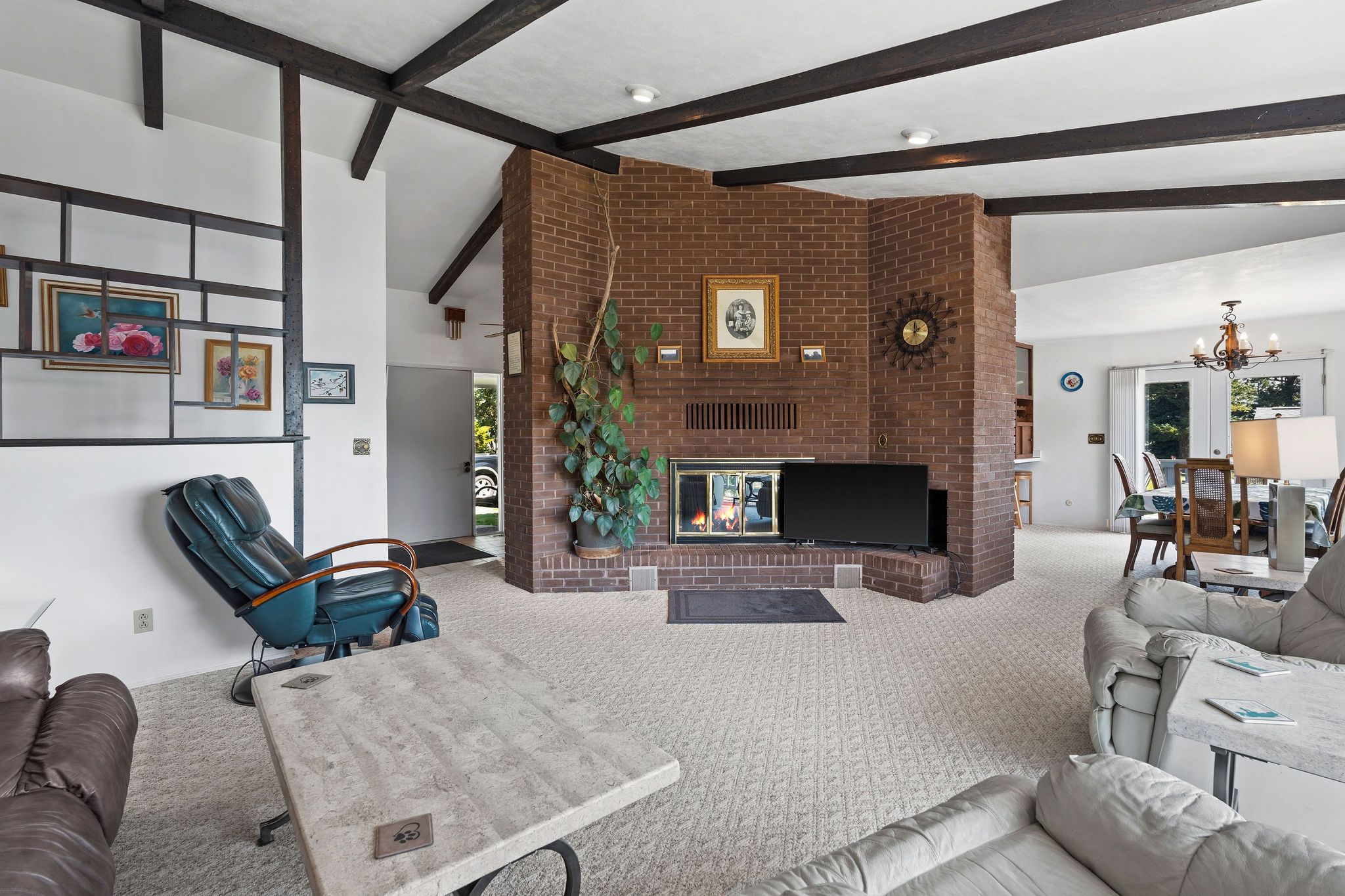 205 Lakeshore Drive Property Photo 6