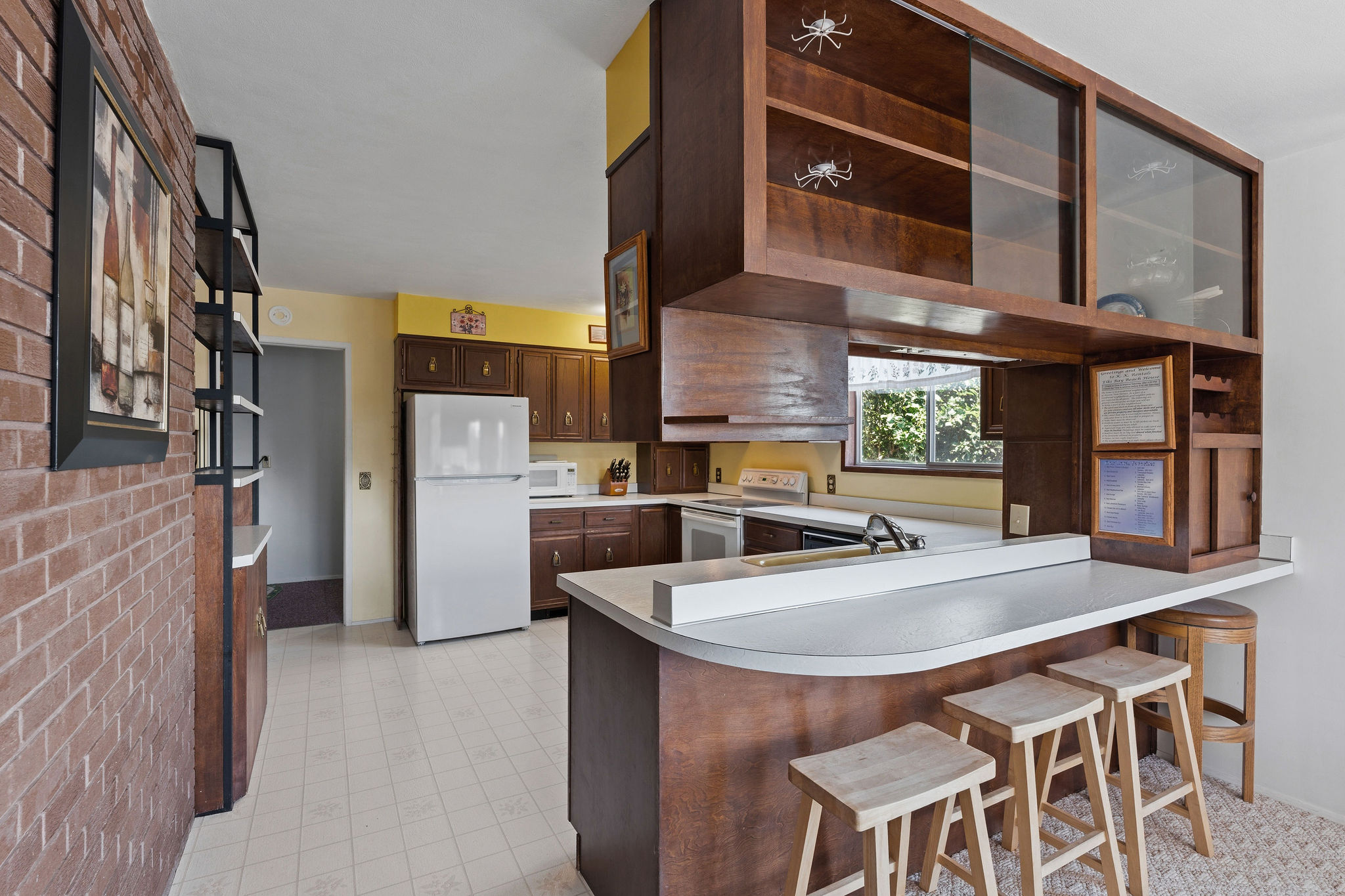 205 Lakeshore Drive Property Photo 11