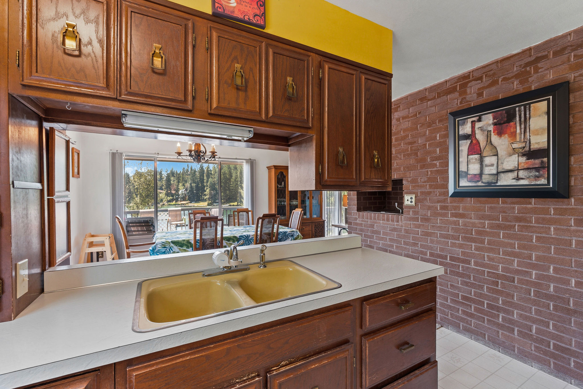 205 Lakeshore Drive Property Photo 13