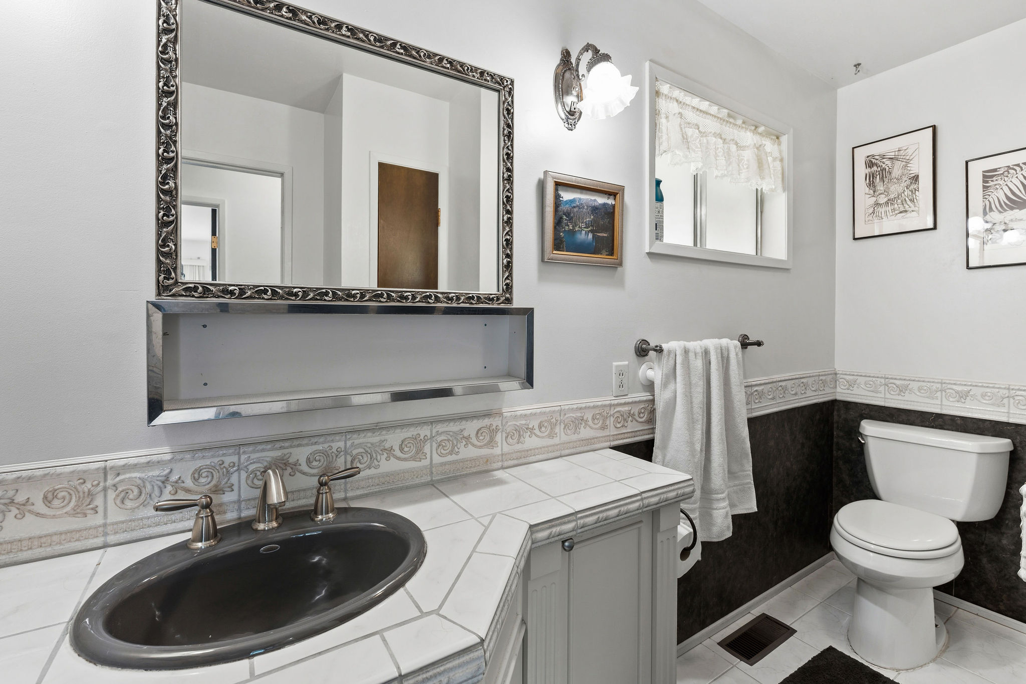 205 Lakeshore Drive Property Photo 16