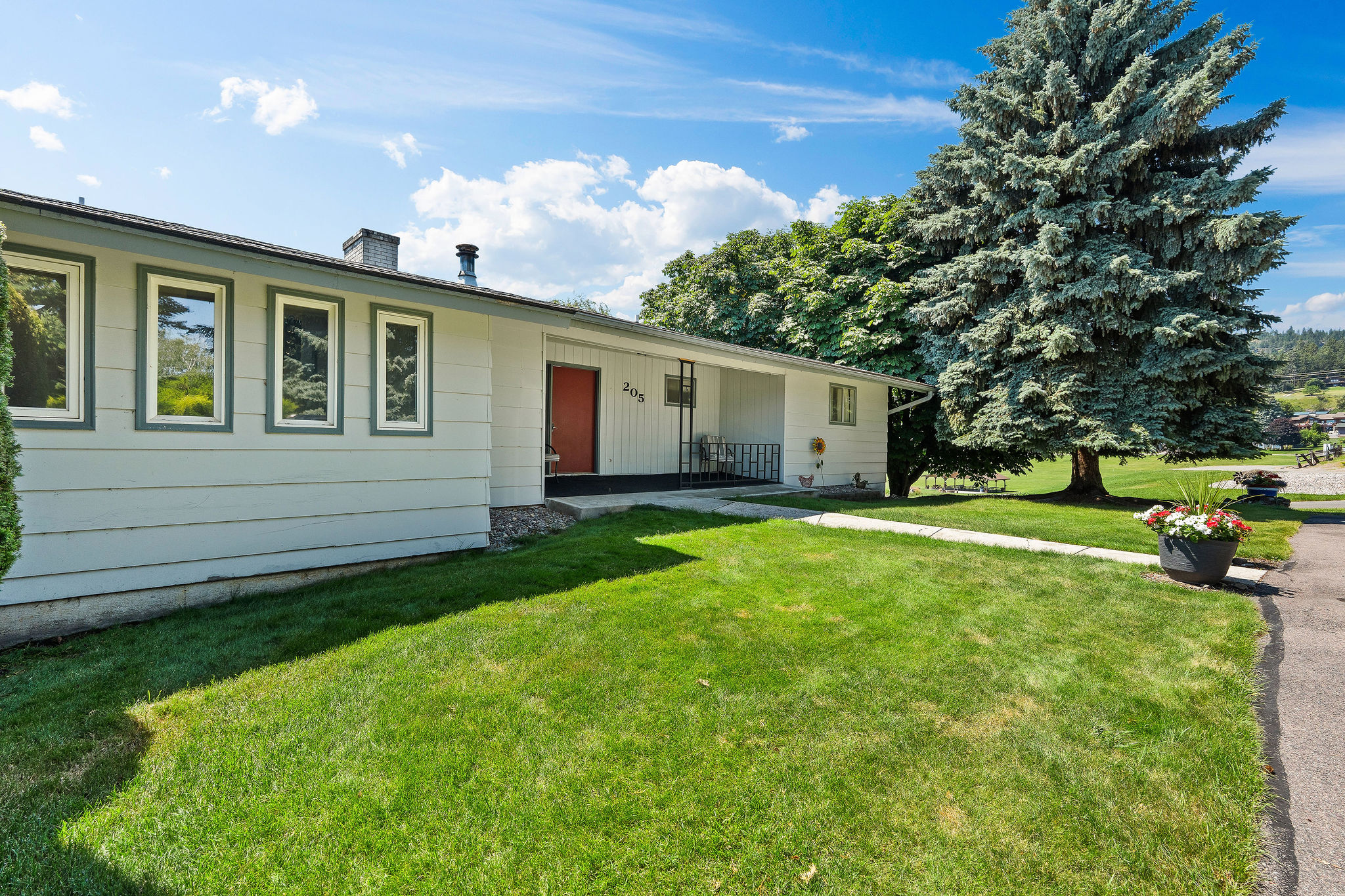 205 Lakeshore Drive Property Photo 35
