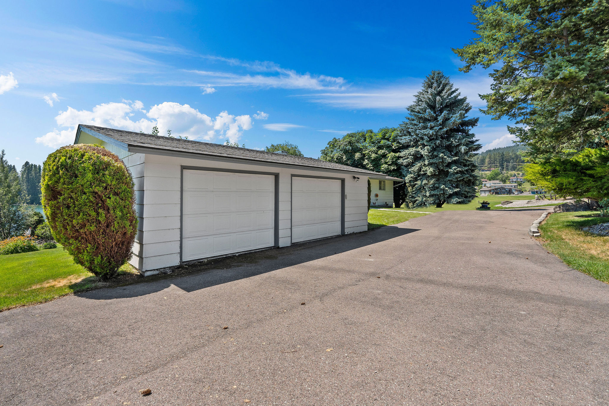 205 Lakeshore Drive Property Photo 37