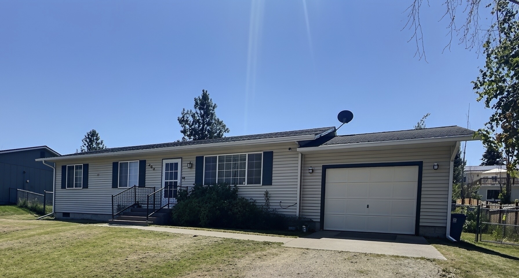 305 19th Avenue W Property Photo 1