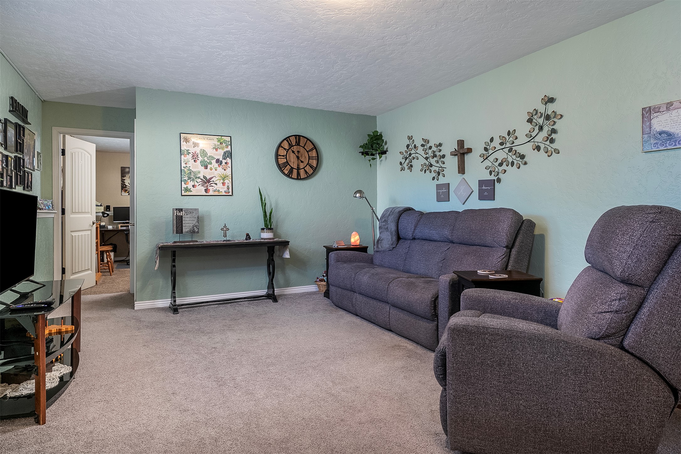 114 8th Avenue W Property Photo 38