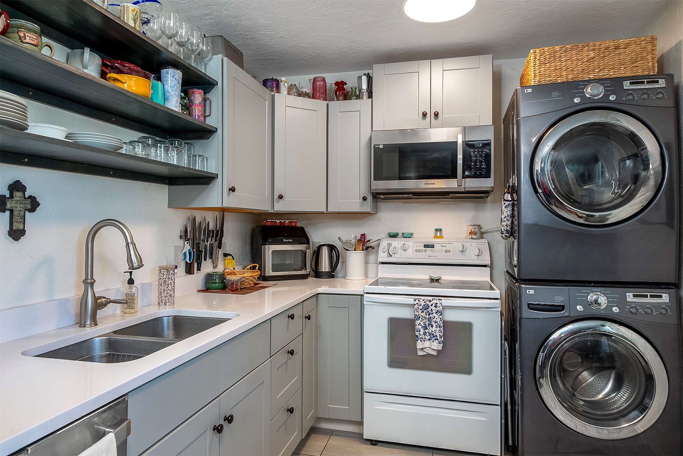 114 8th Avenue W Property Photo 44