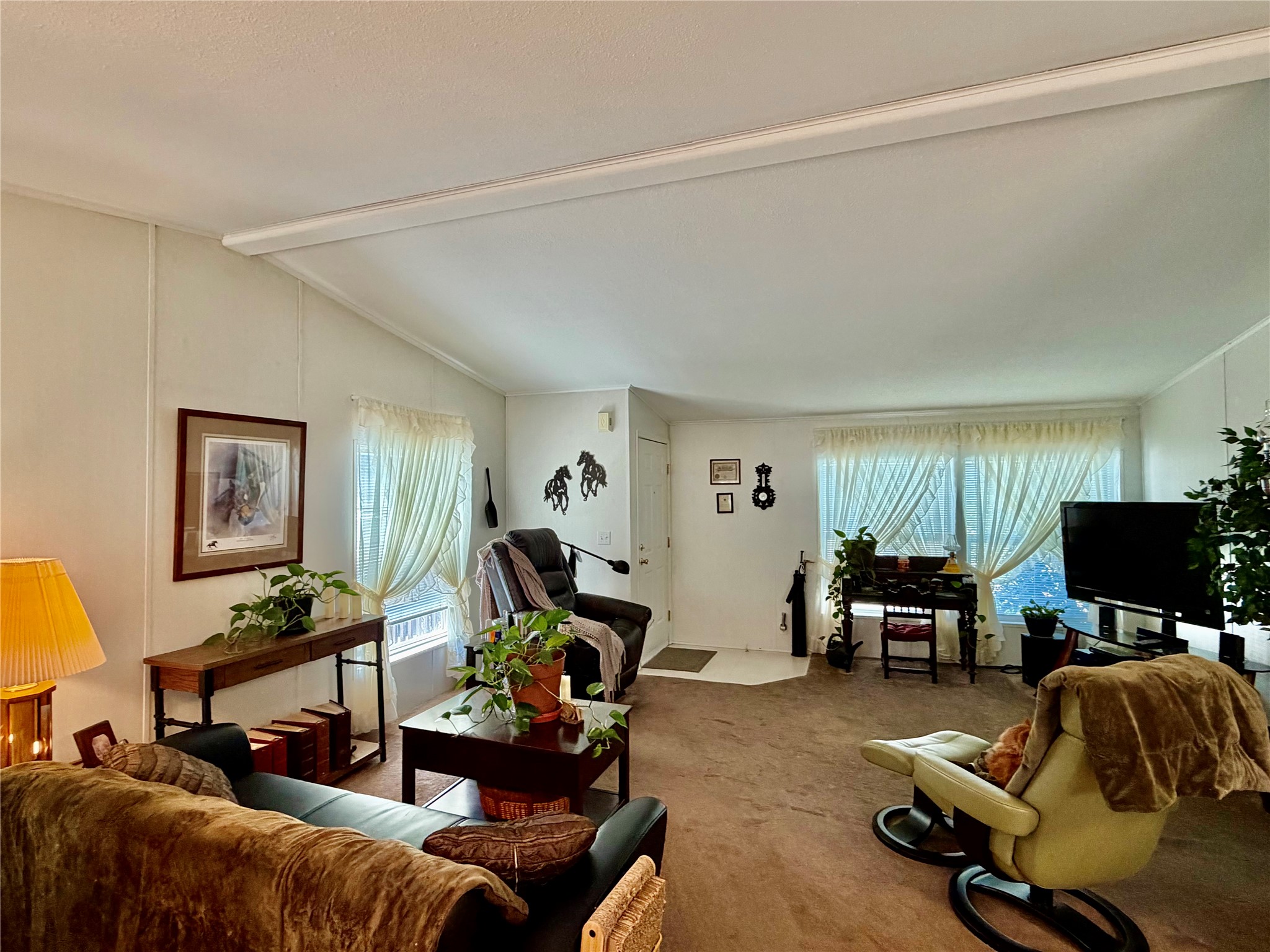 6010 Lebeau Drive Property Photo 3