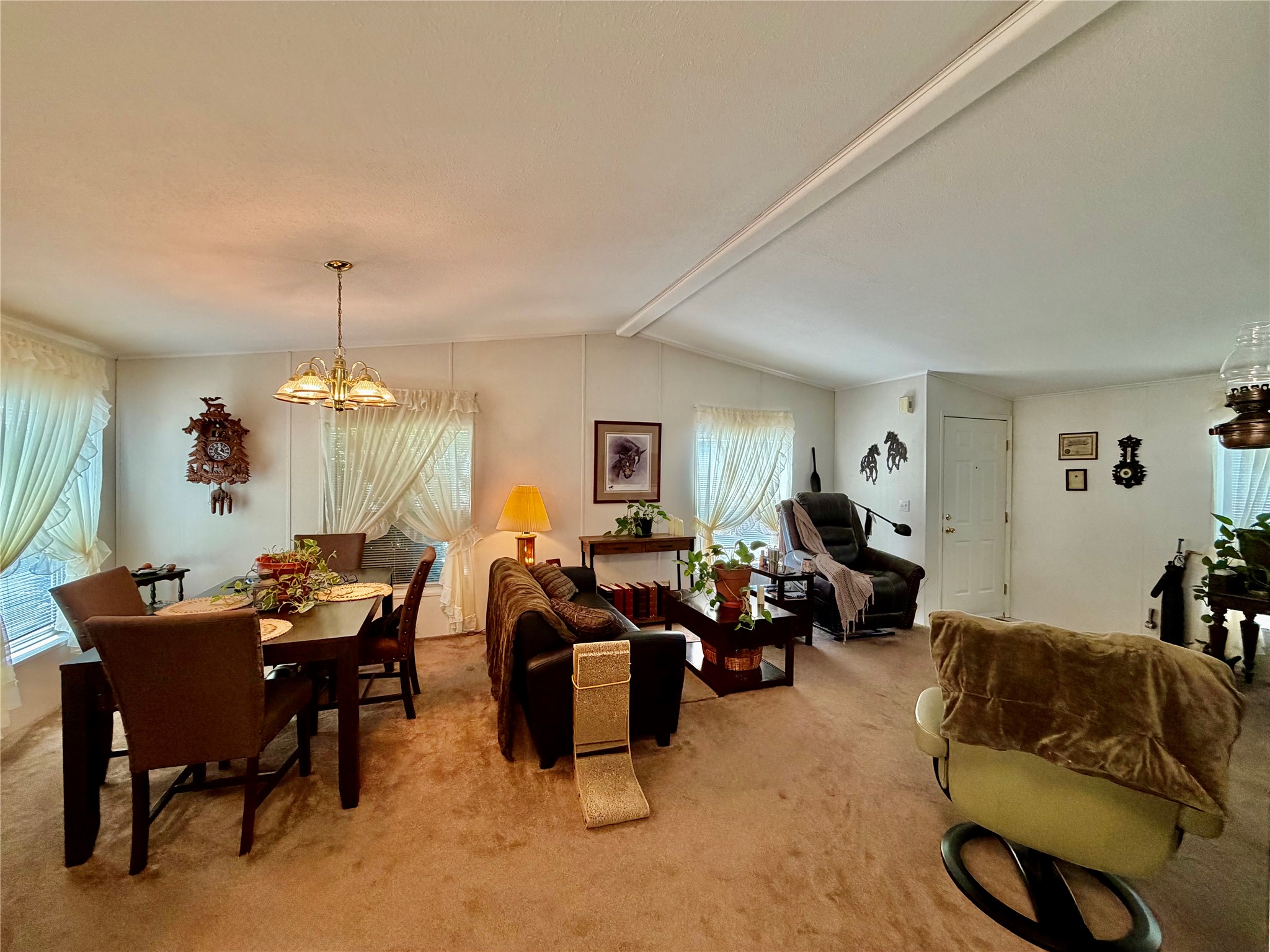 6010 Lebeau Drive Property Photo 5